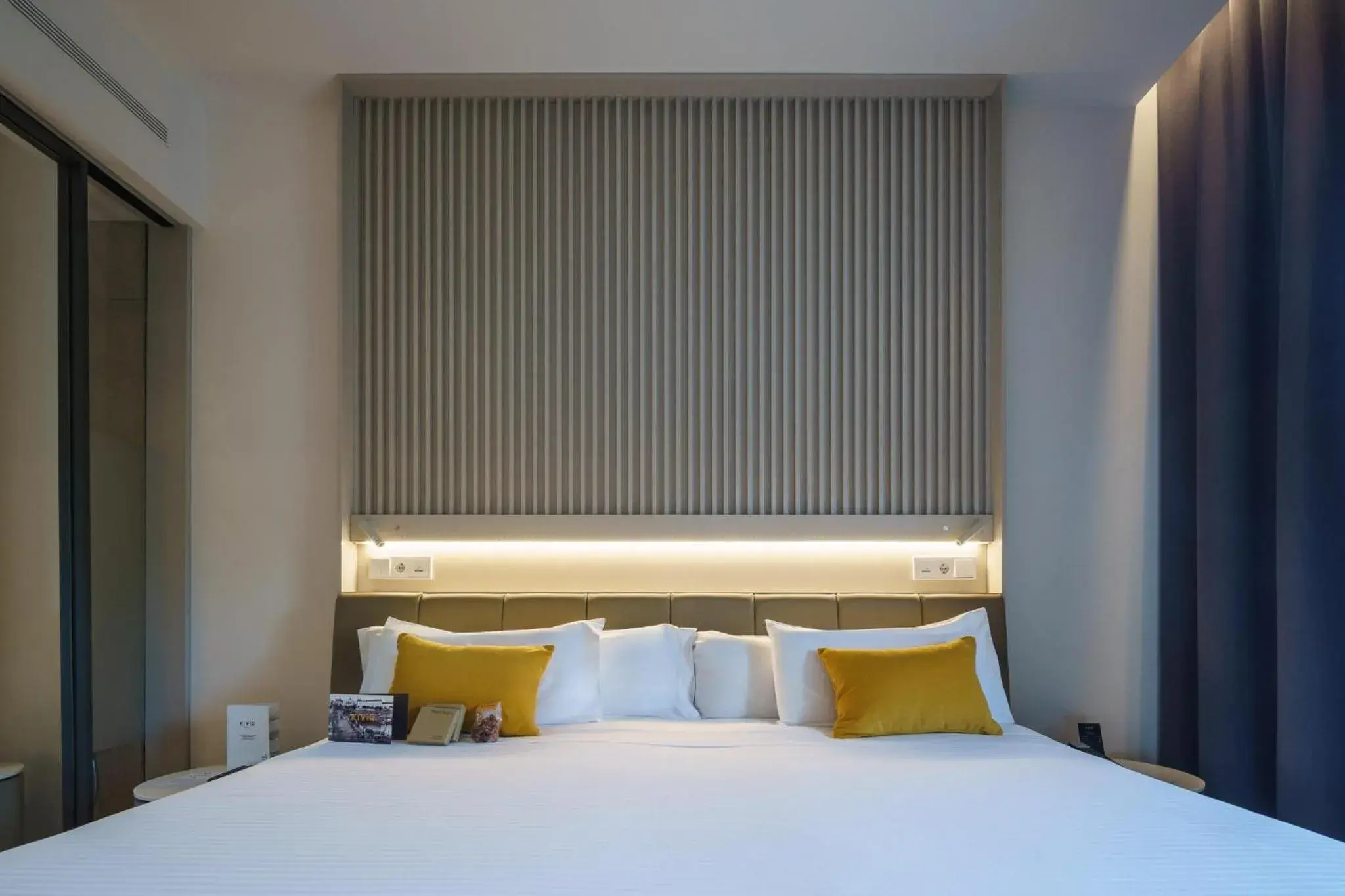 Photo of the whole room, Bed in Hotel Kivir Photo of the whole room, Bed in Hotel Kivir