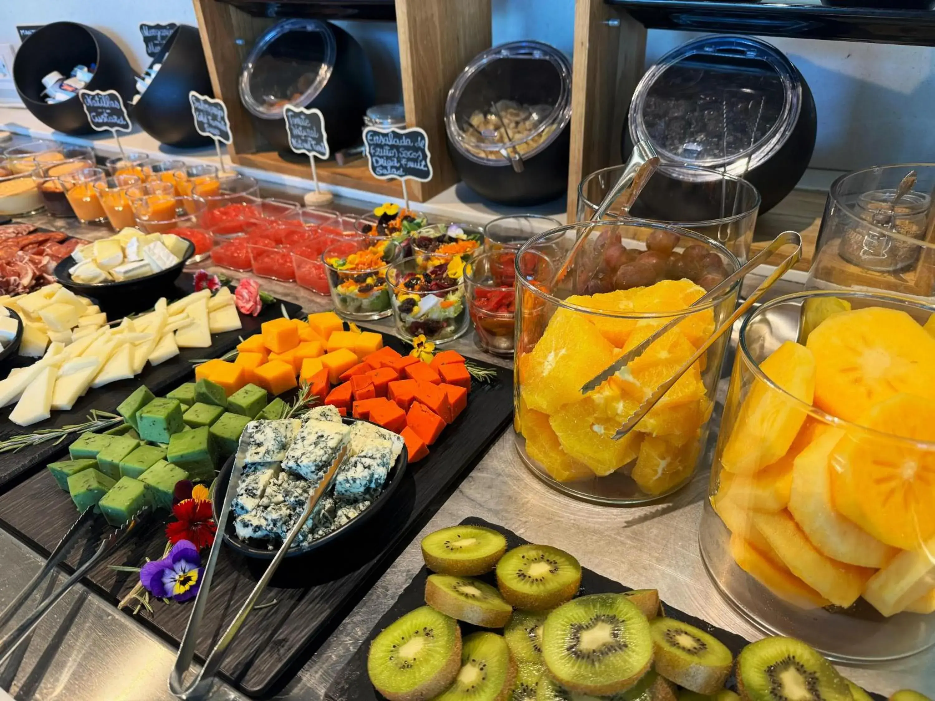 Restaurant/places to eat in Hotel Kivir Restaurant/places to eat in Hotel Kivir