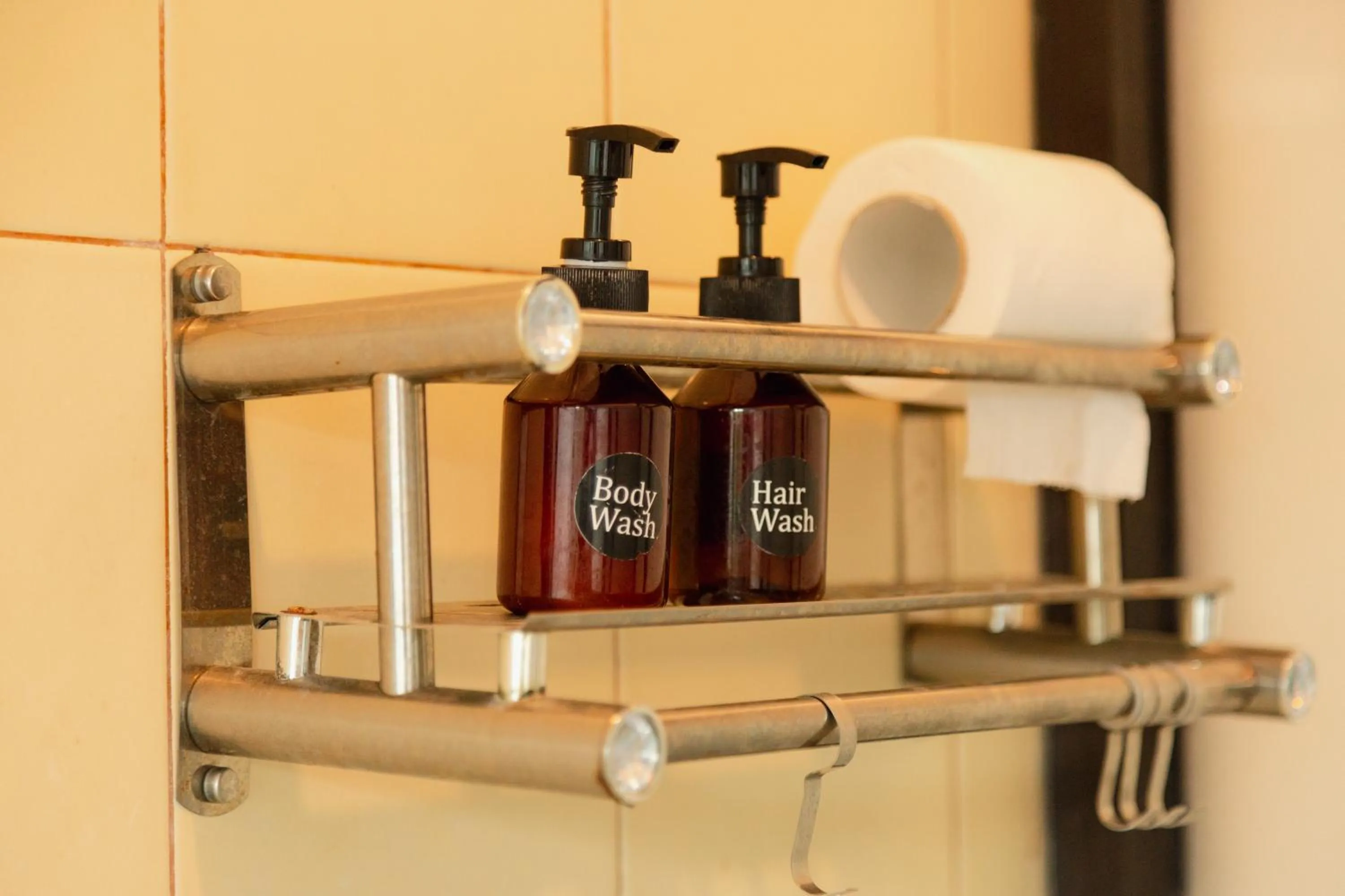 Bathroom in Suardana Inn's