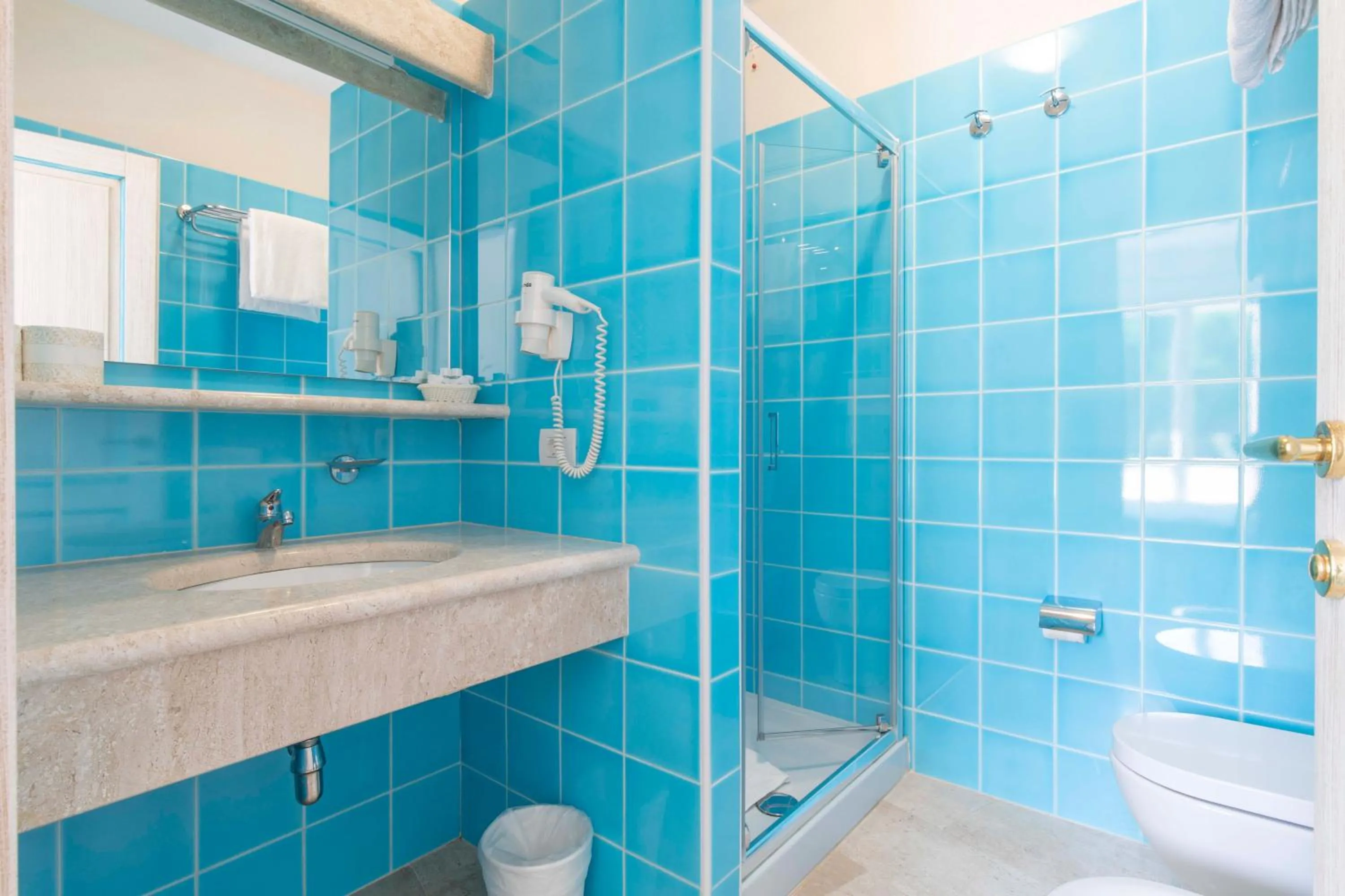 Bathroom in Club Hotel Cormorano