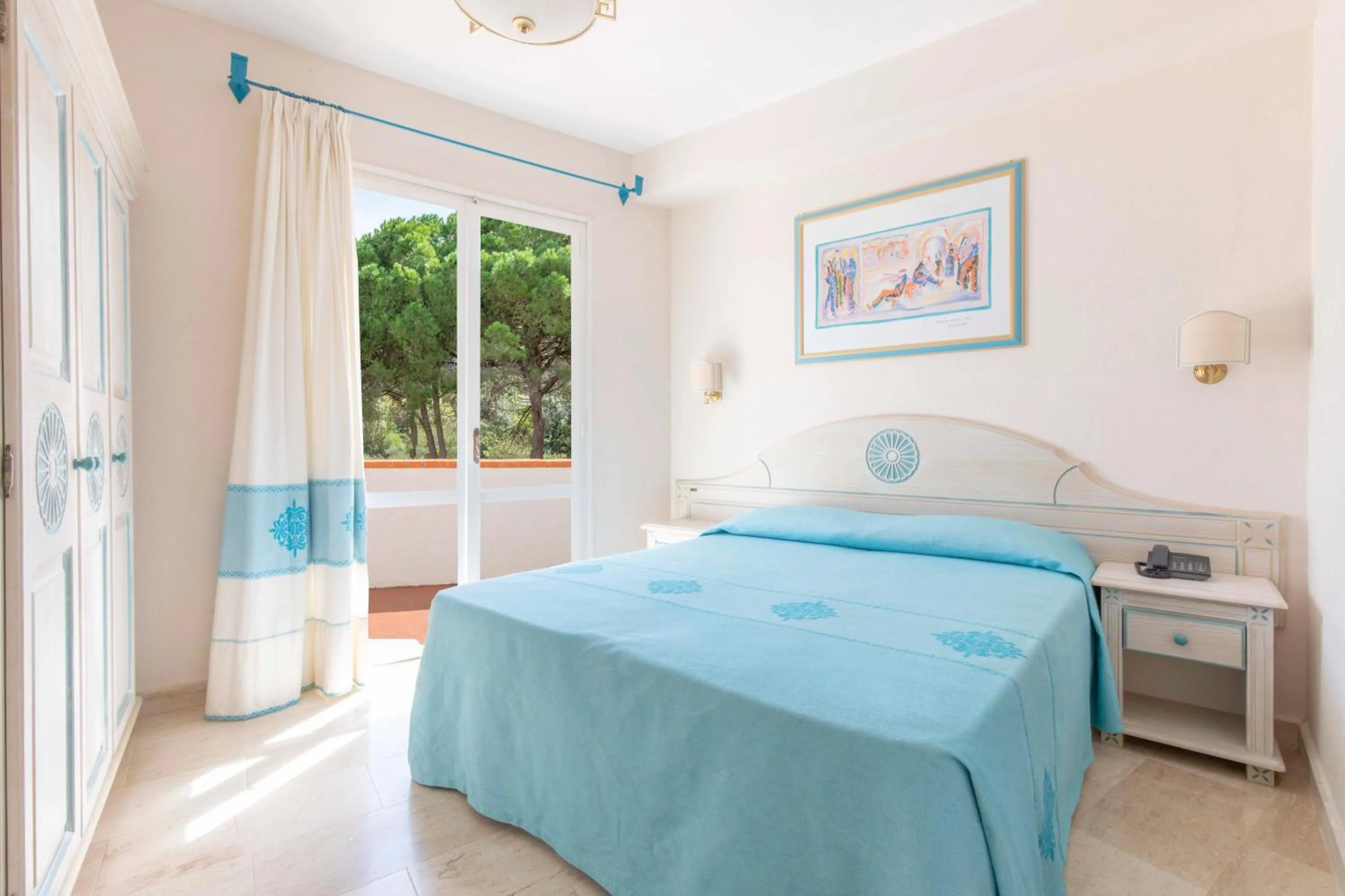 Bed in Club Hotel Cormorano