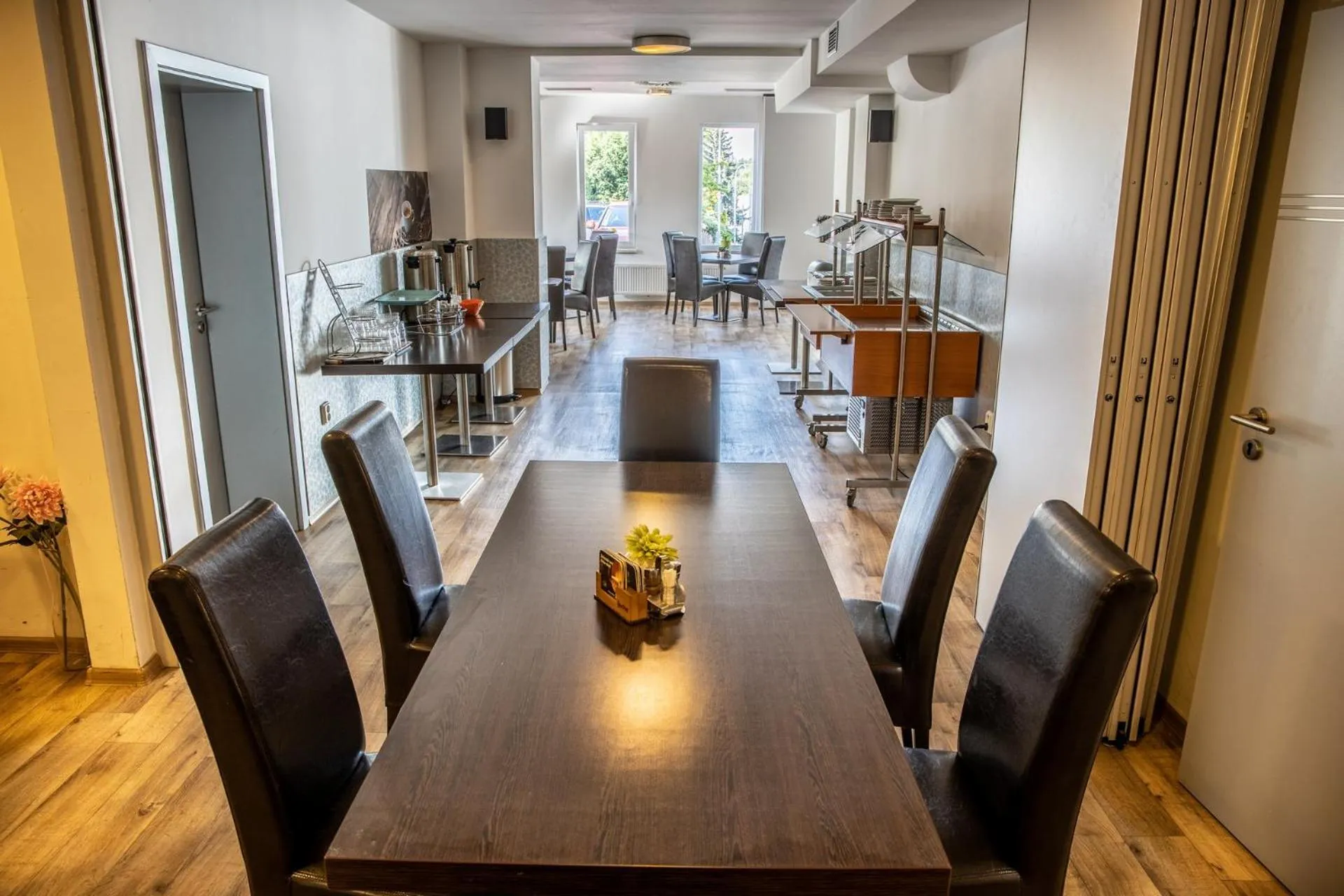 Restaurant/places to eat in Hotel Kanarek