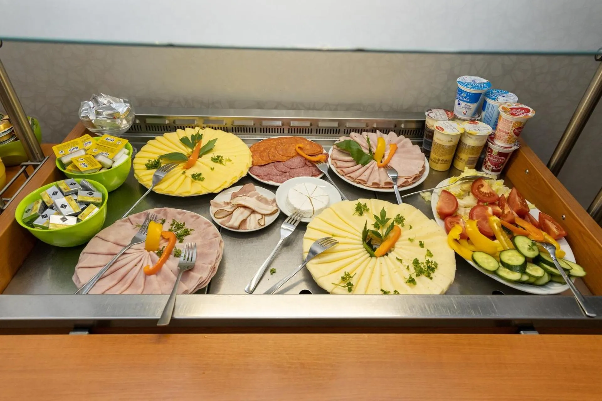 Buffet breakfast in Hotel Kanarek