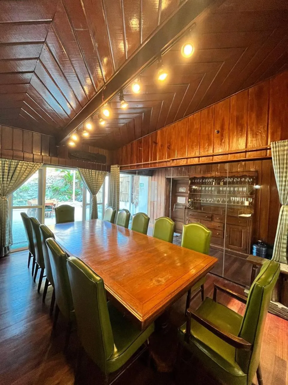 Meeting/conference room in Log Cabin Hotel - Baguio