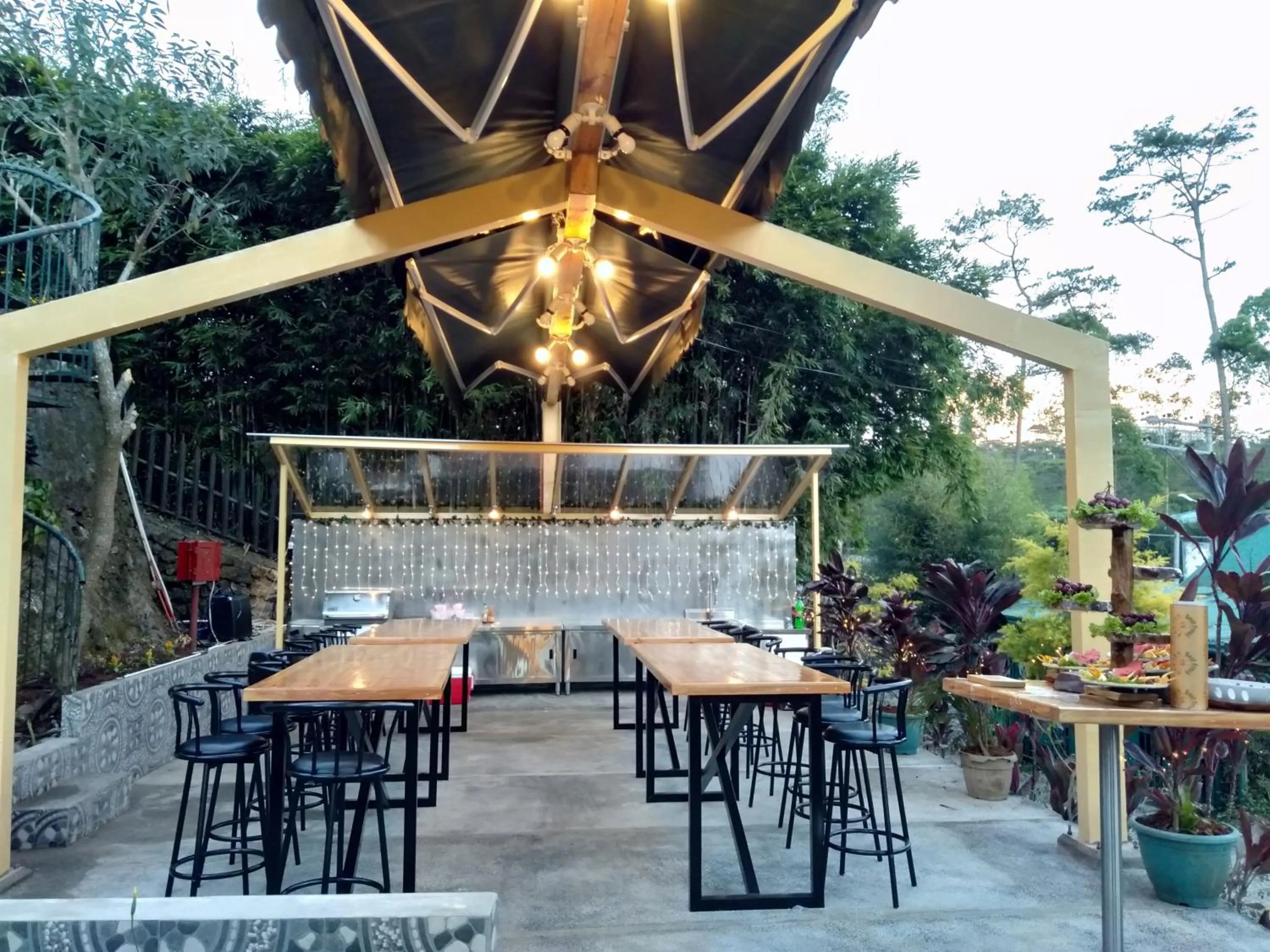 BBQ facilities in Log Cabin Hotel - Baguio