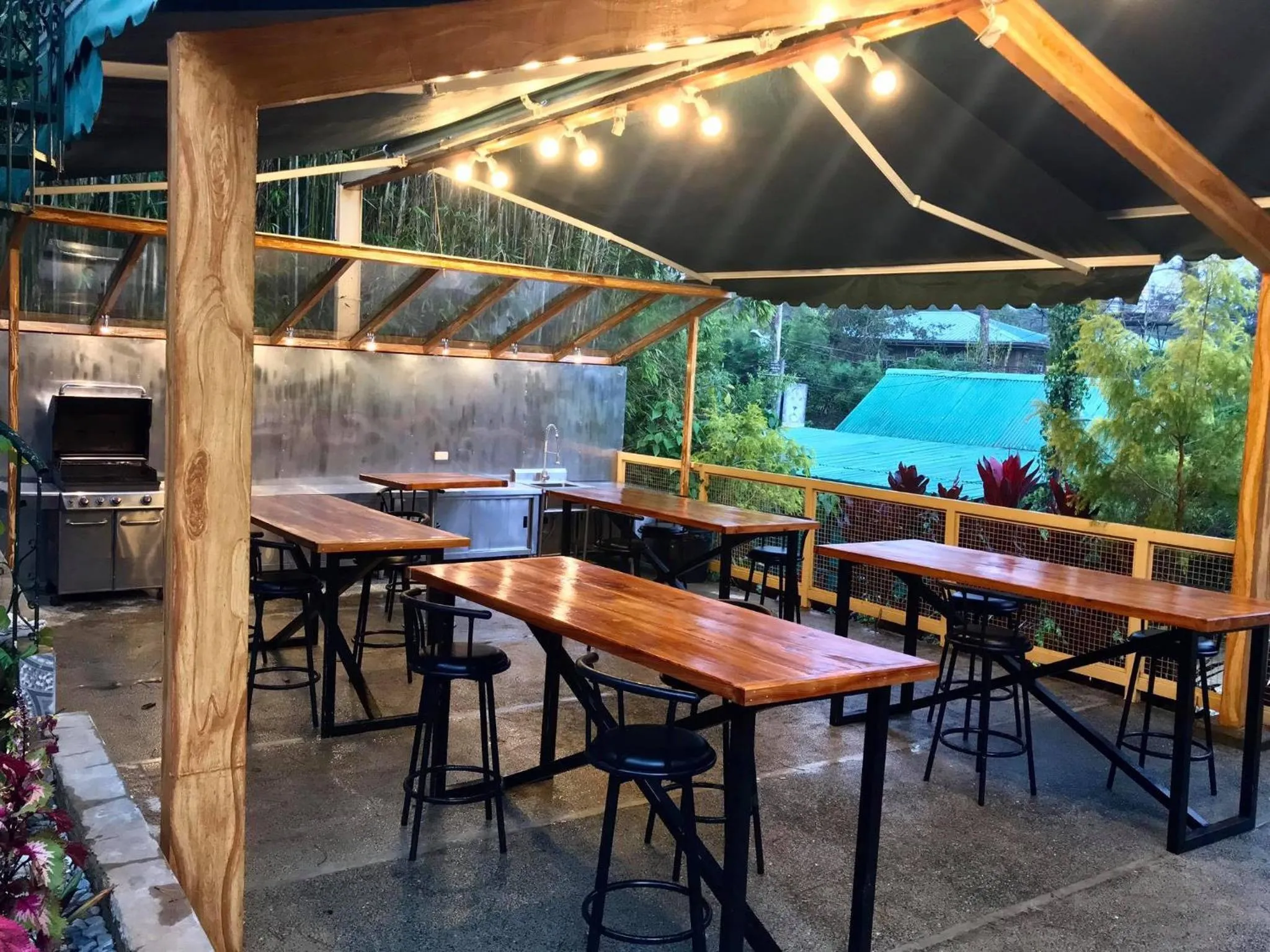 Area and facilities in Log Cabin Hotel - Baguio