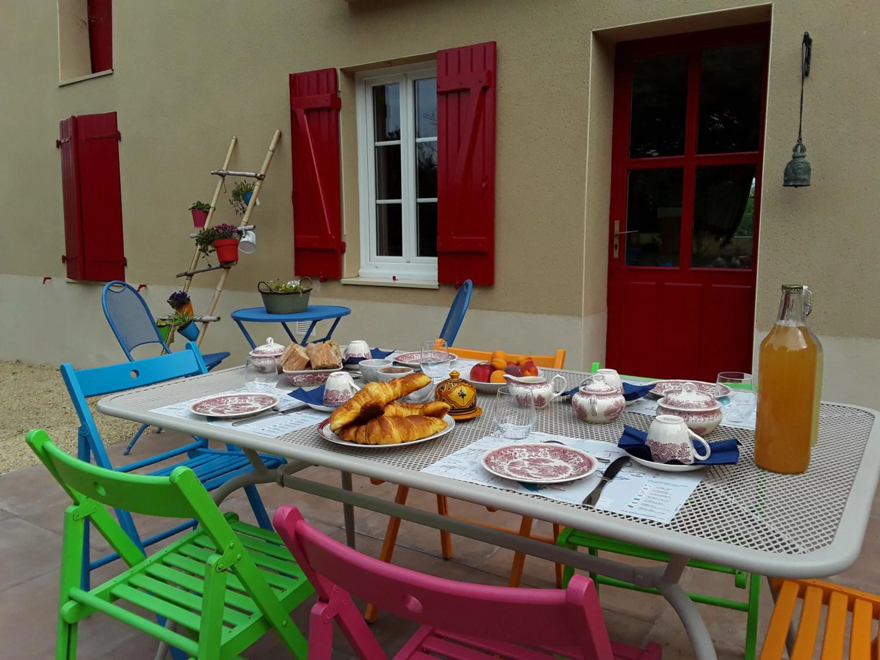 Facade/entrance in BEDLOIRE