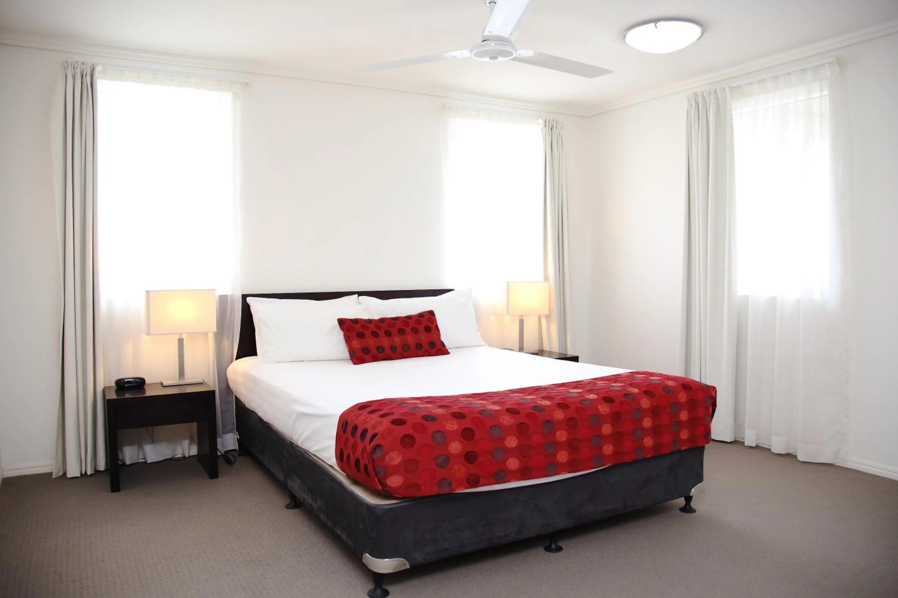 Bed in Cairns Central Plaza Apartment Hotel Official
