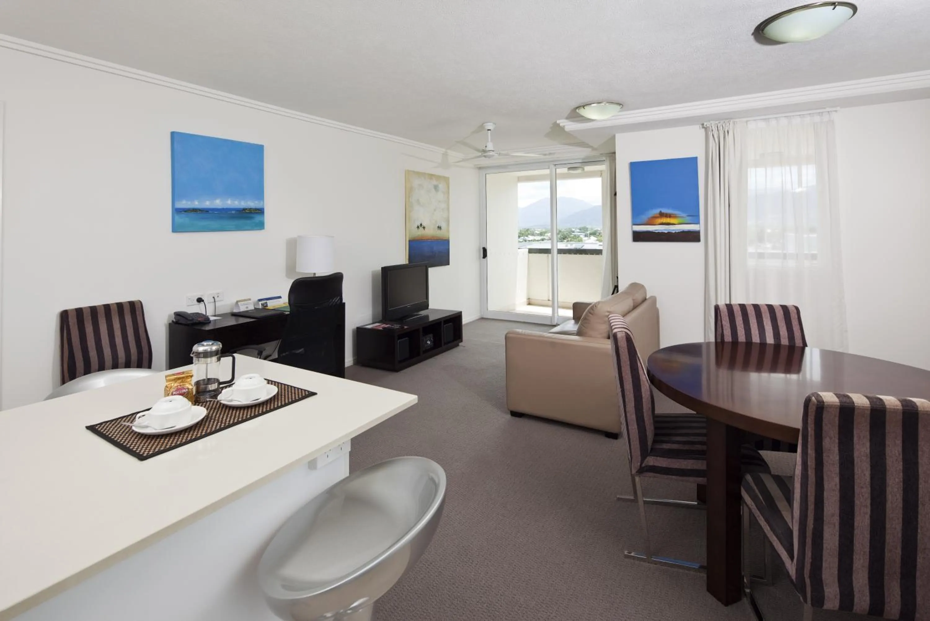 Living room in Cairns Central Plaza Apartment Hotel Official