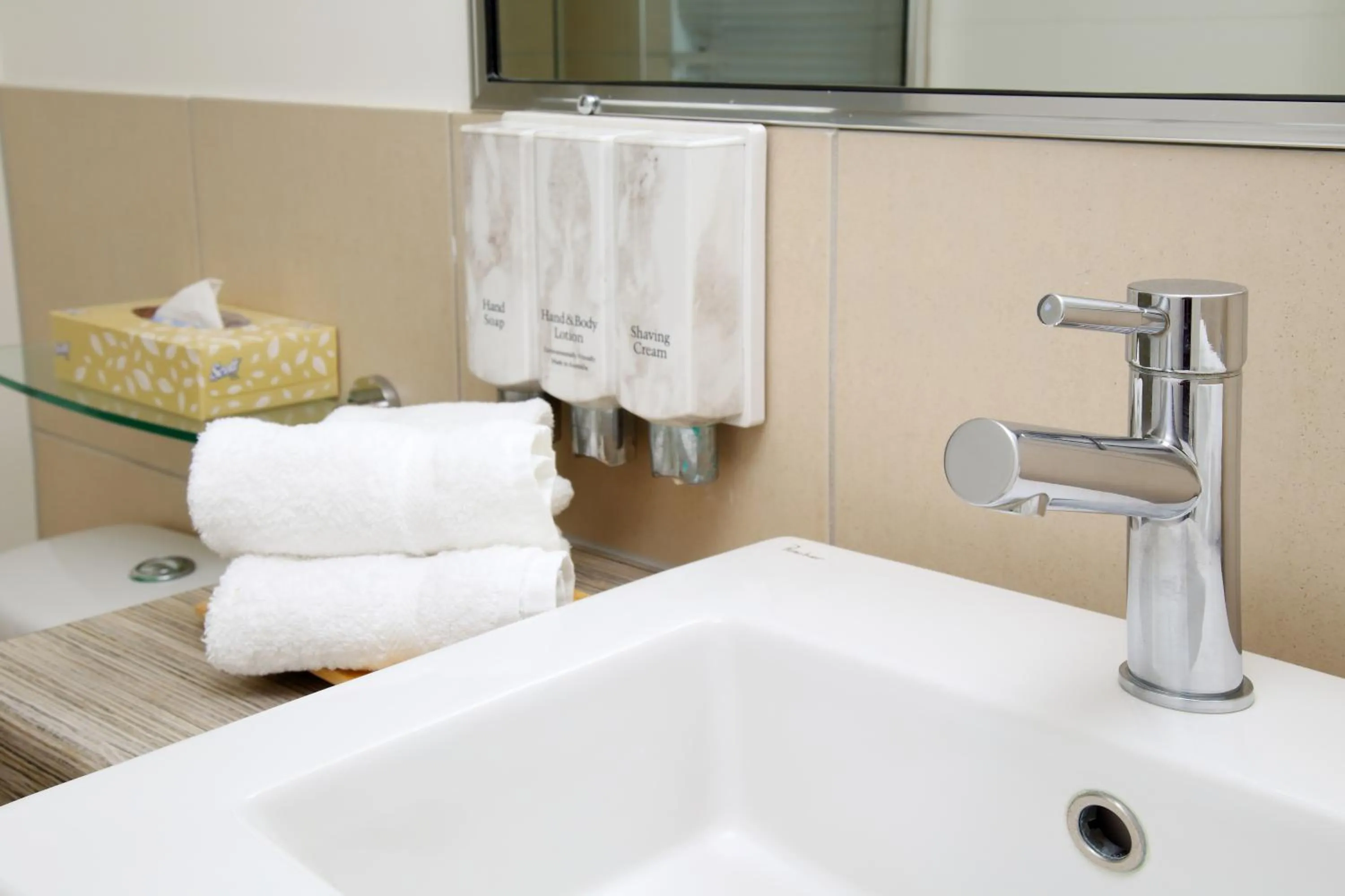 Bathroom in Cairns Central Plaza Apartment Hotel Official