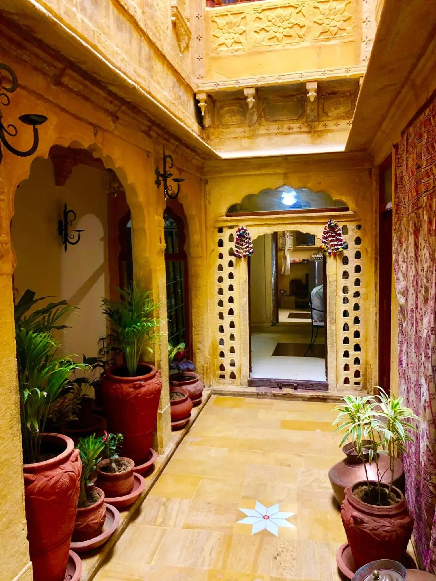 Hamari Haveli Hamari Haveli