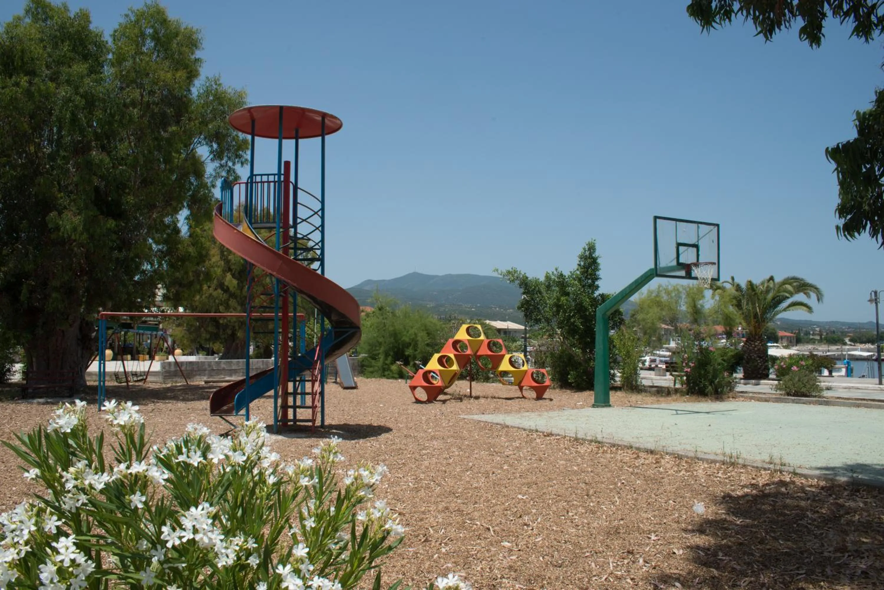 Children play ground in Rooms Nancy