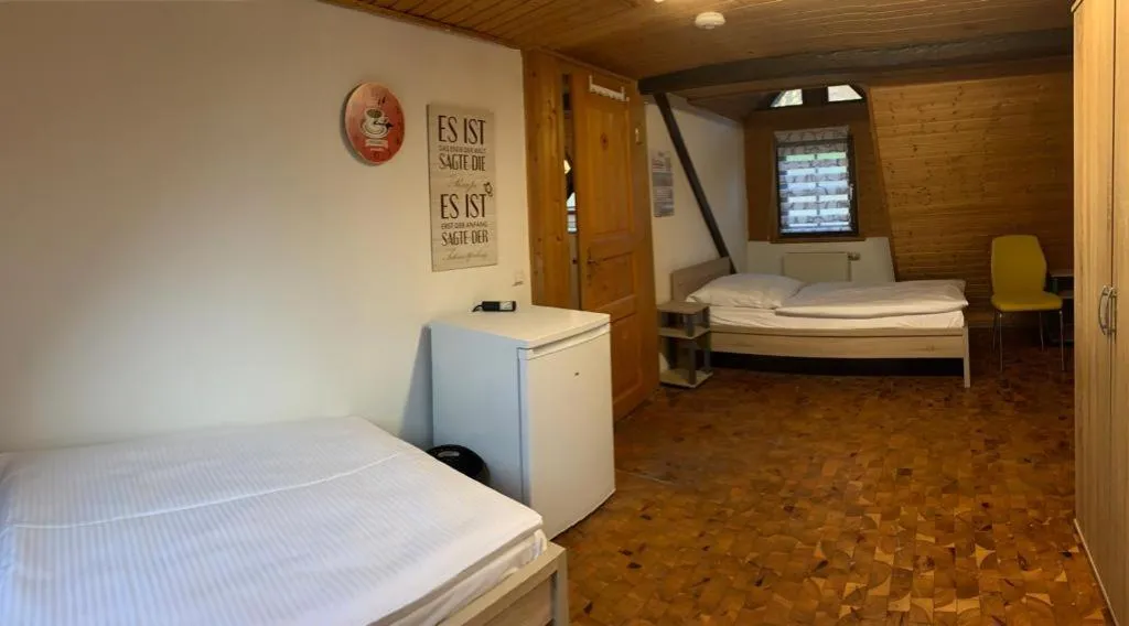 AB Apartment - Zimmer mit Gemeinschaftsräumen in Uhingen