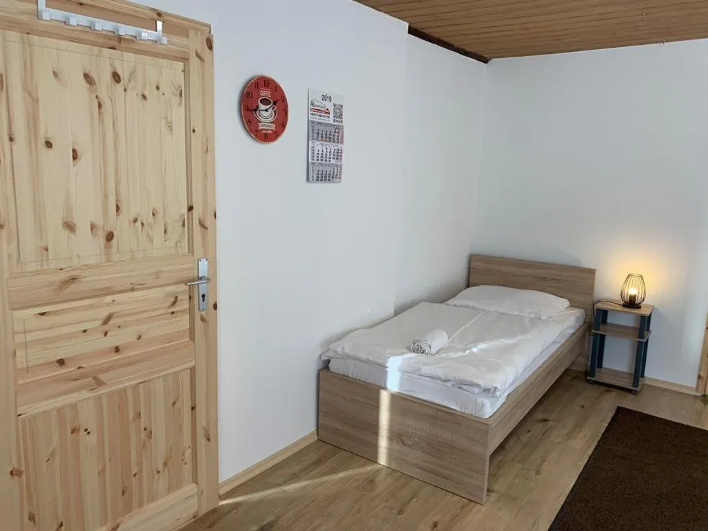 AB Apartment - Zimmer mit Gemeinschaftsräumen in Uhingen