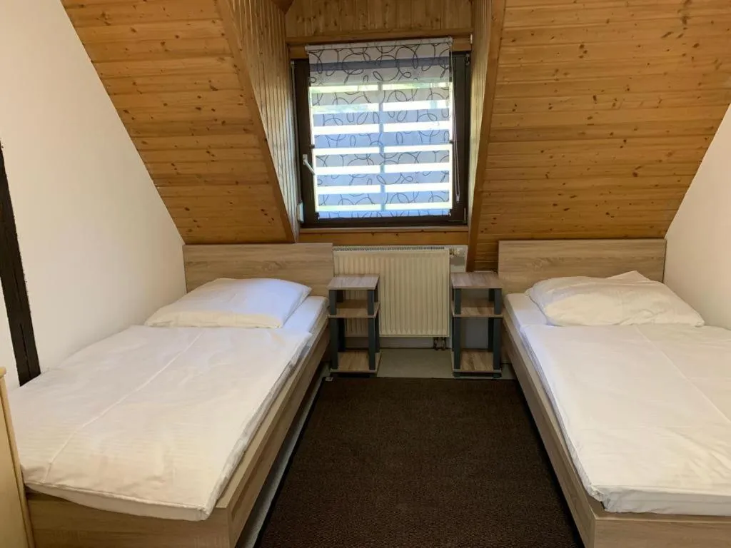 AB Apartment - Zimmer mit Gemeinschaftsräumen in Uhingen