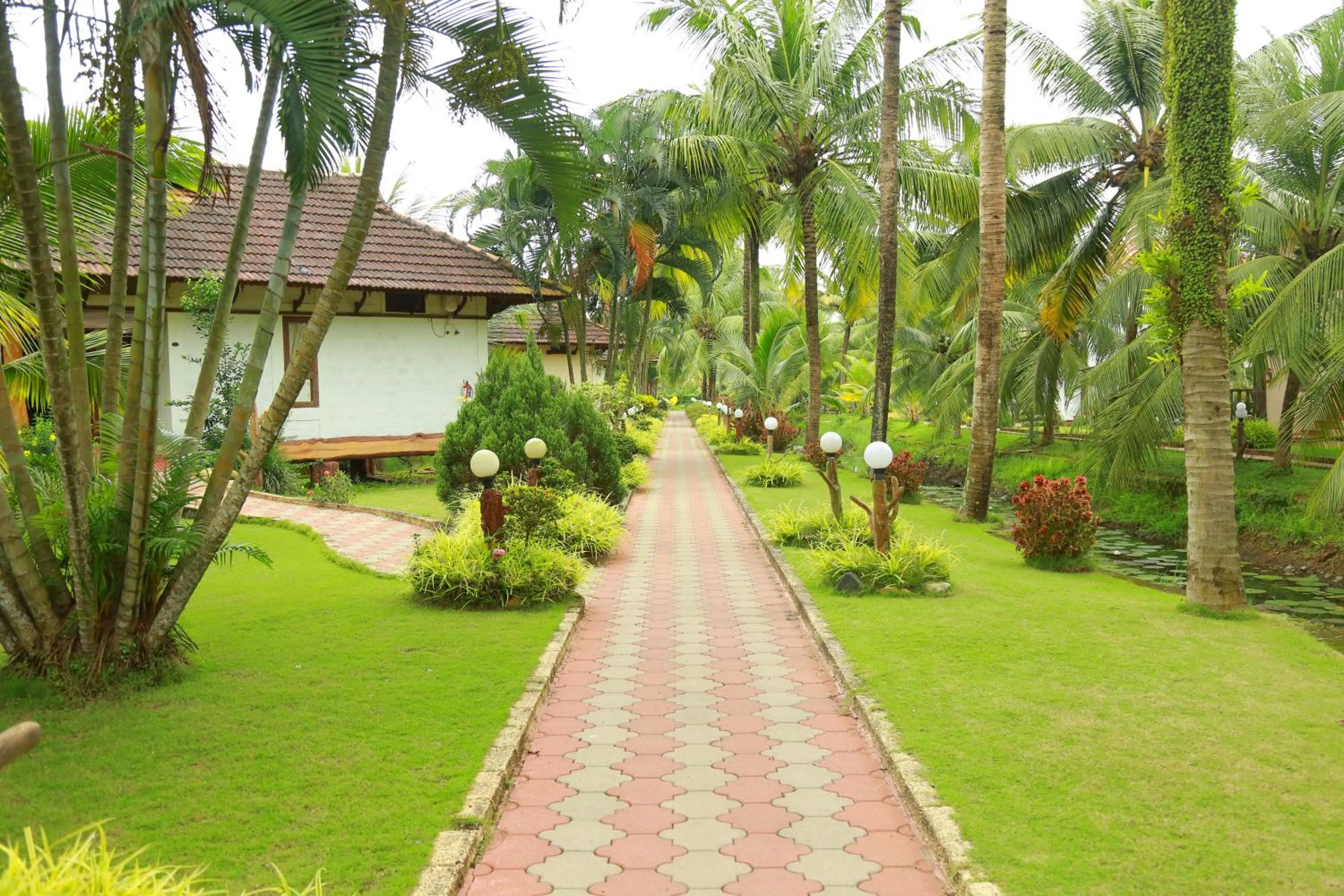 Facade/entrance in Kalathil Lake Resort