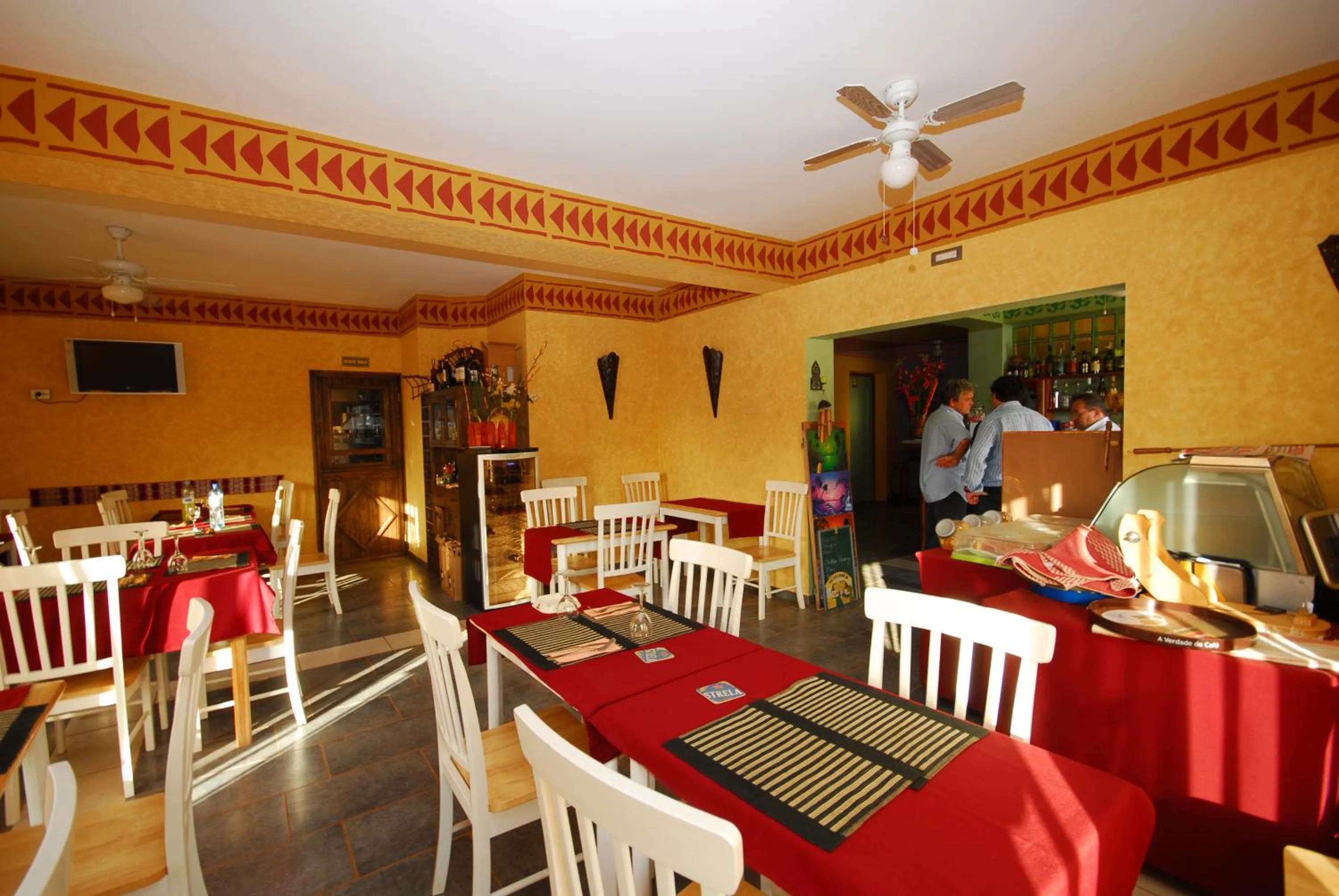 Restaurant/places to eat in Porta do Vento