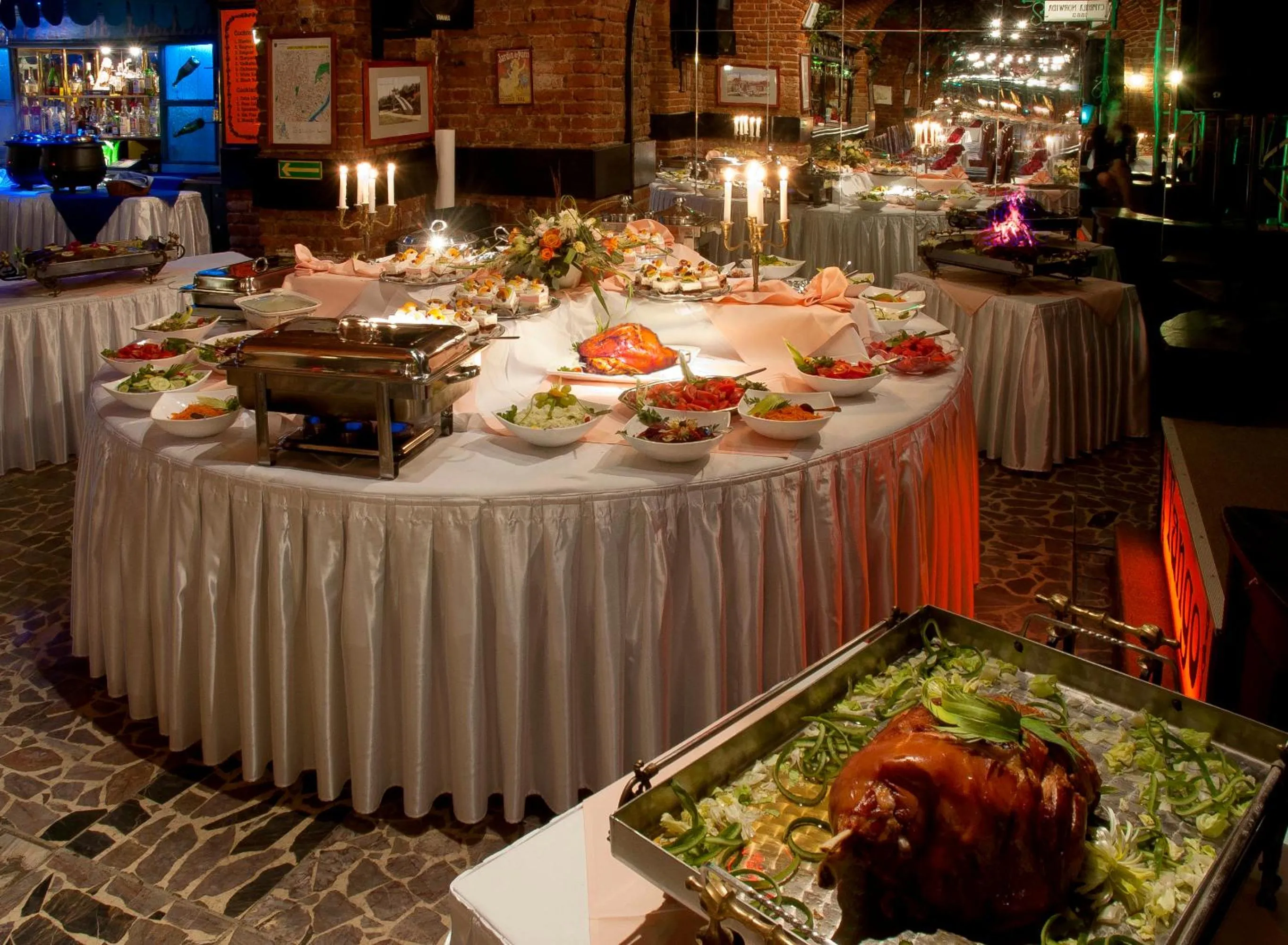 Restaurant/places to eat in Hotel Victoria