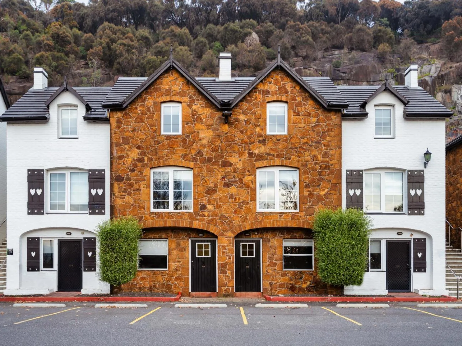 Property building in Leisure Inn Penny Royal Hotel & Apartments
