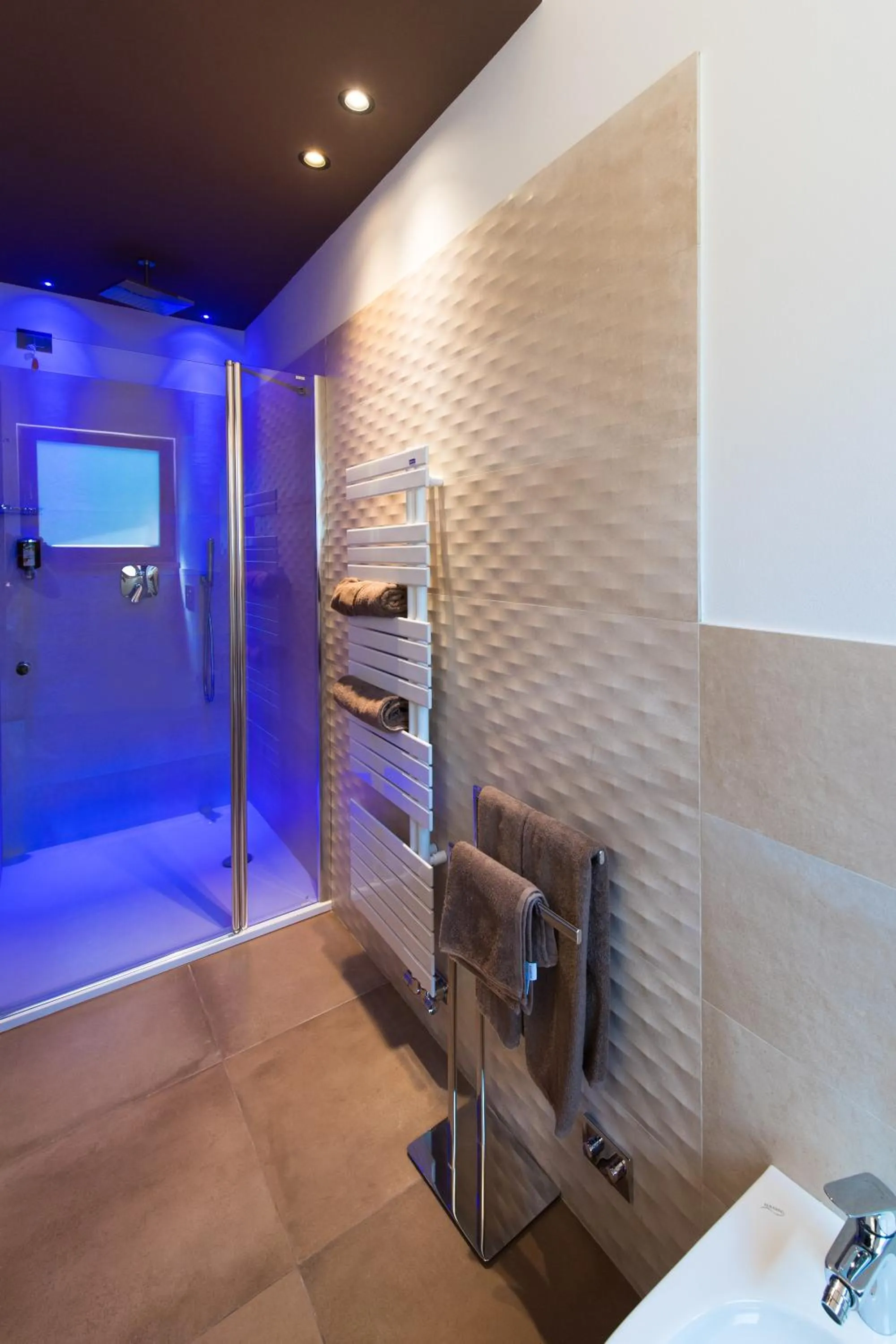 Bathroom in Hotel Patrizia Dolomites Glamour