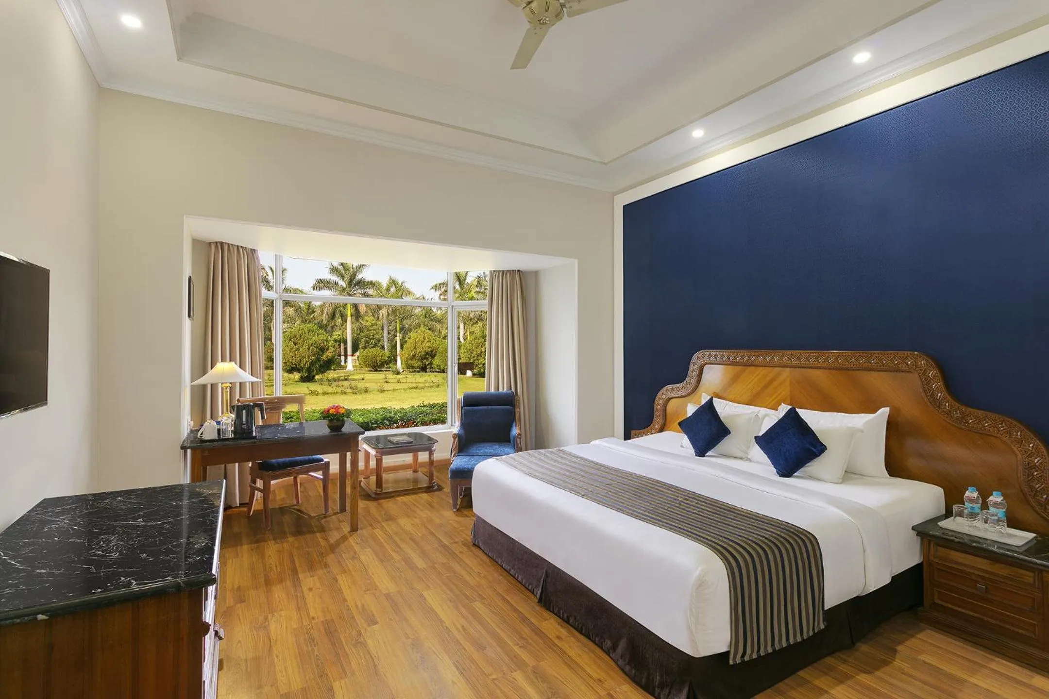Photo of the whole room, Bed in Ramada Khajuraho