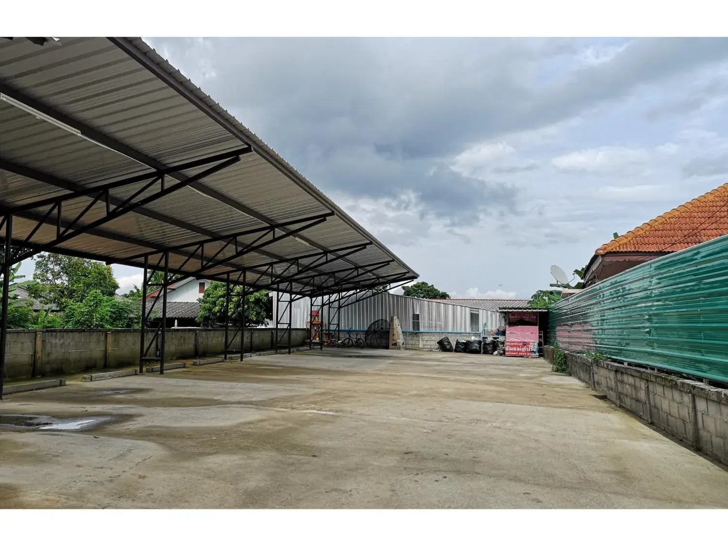 HAOHUG MAEKHACHAN HAOHUG MAEKHACHAN