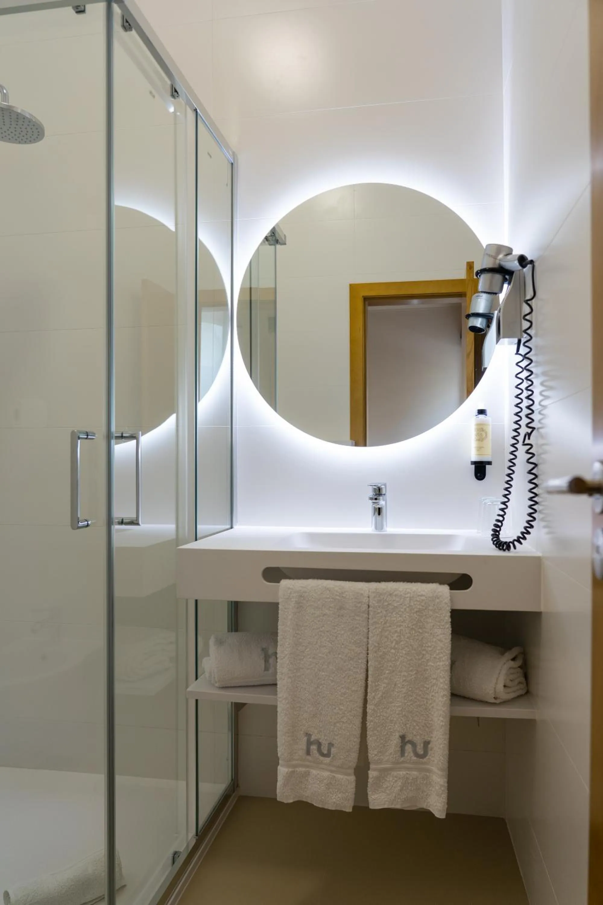 Shower in Hotel Vitória