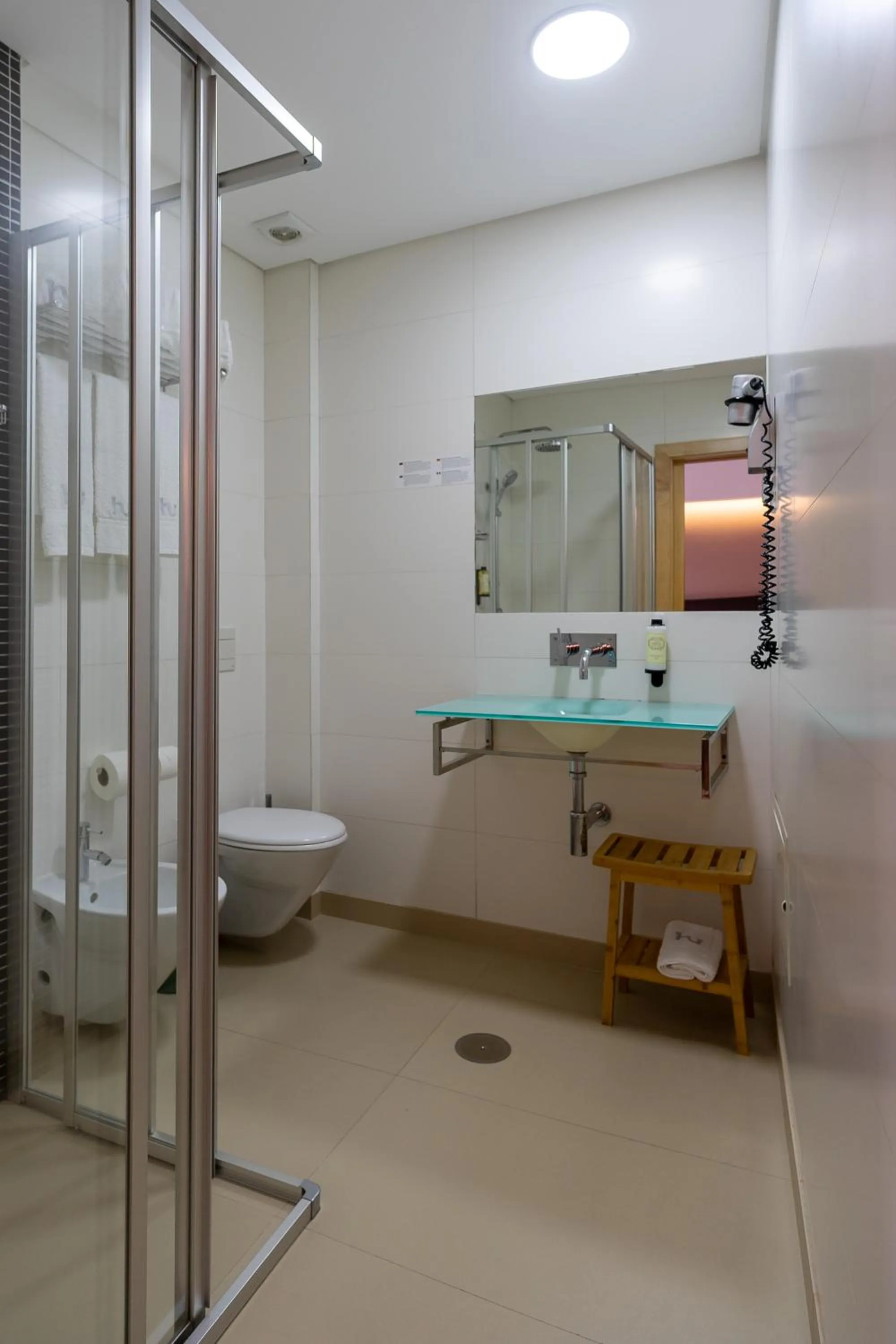 Shower in Hotel Vitória