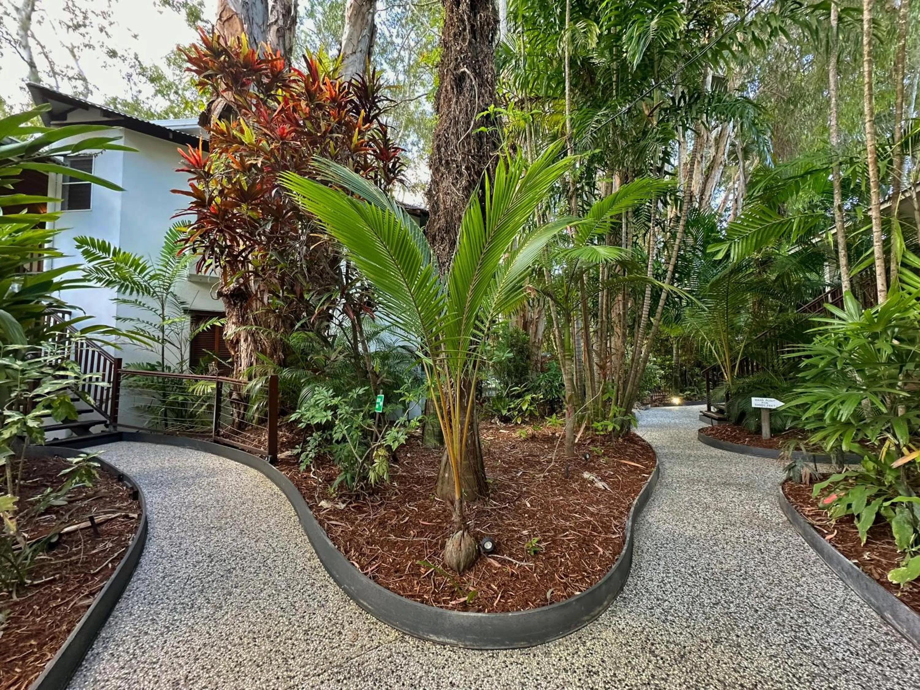 Garden in The Reef Retreat Palm Cove