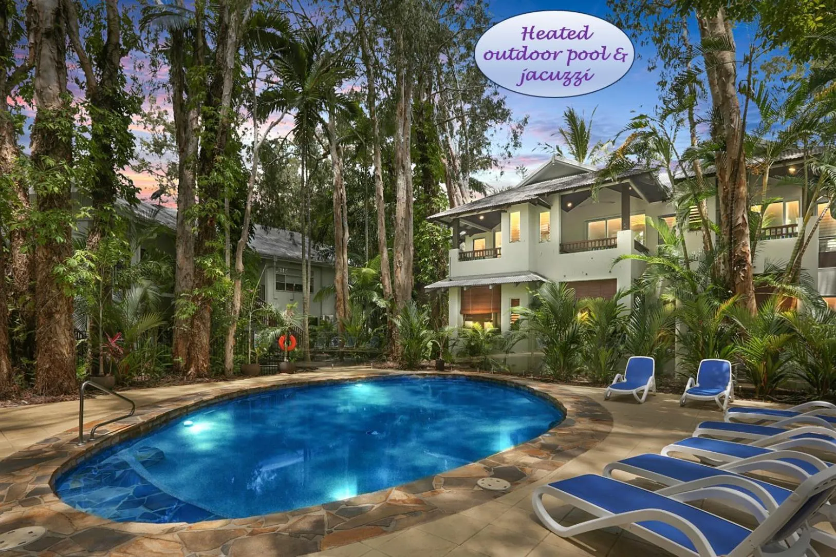 Swimming pool in The Reef Retreat Palm Cove