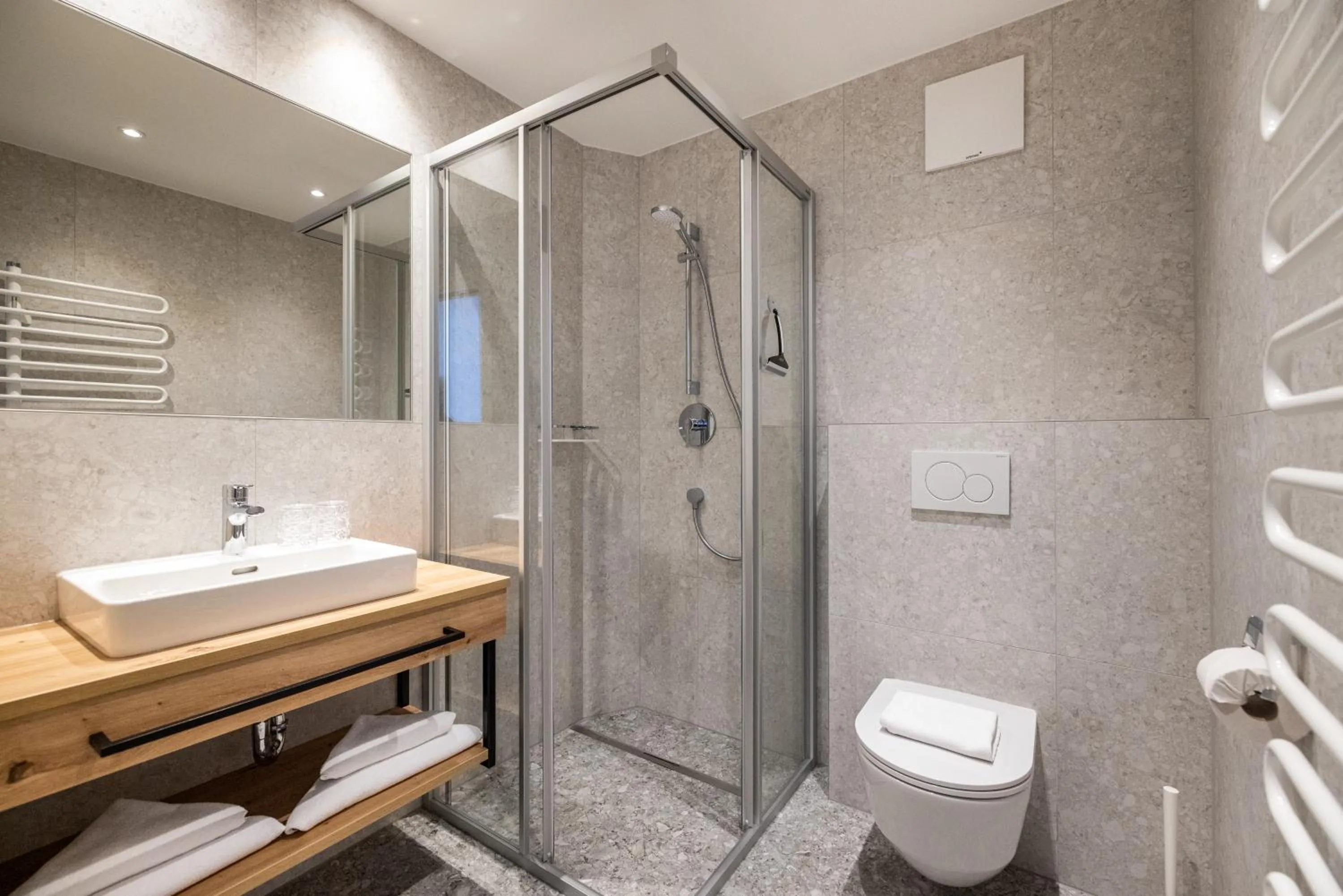 Bathroom in Aparthotel Jägerheim