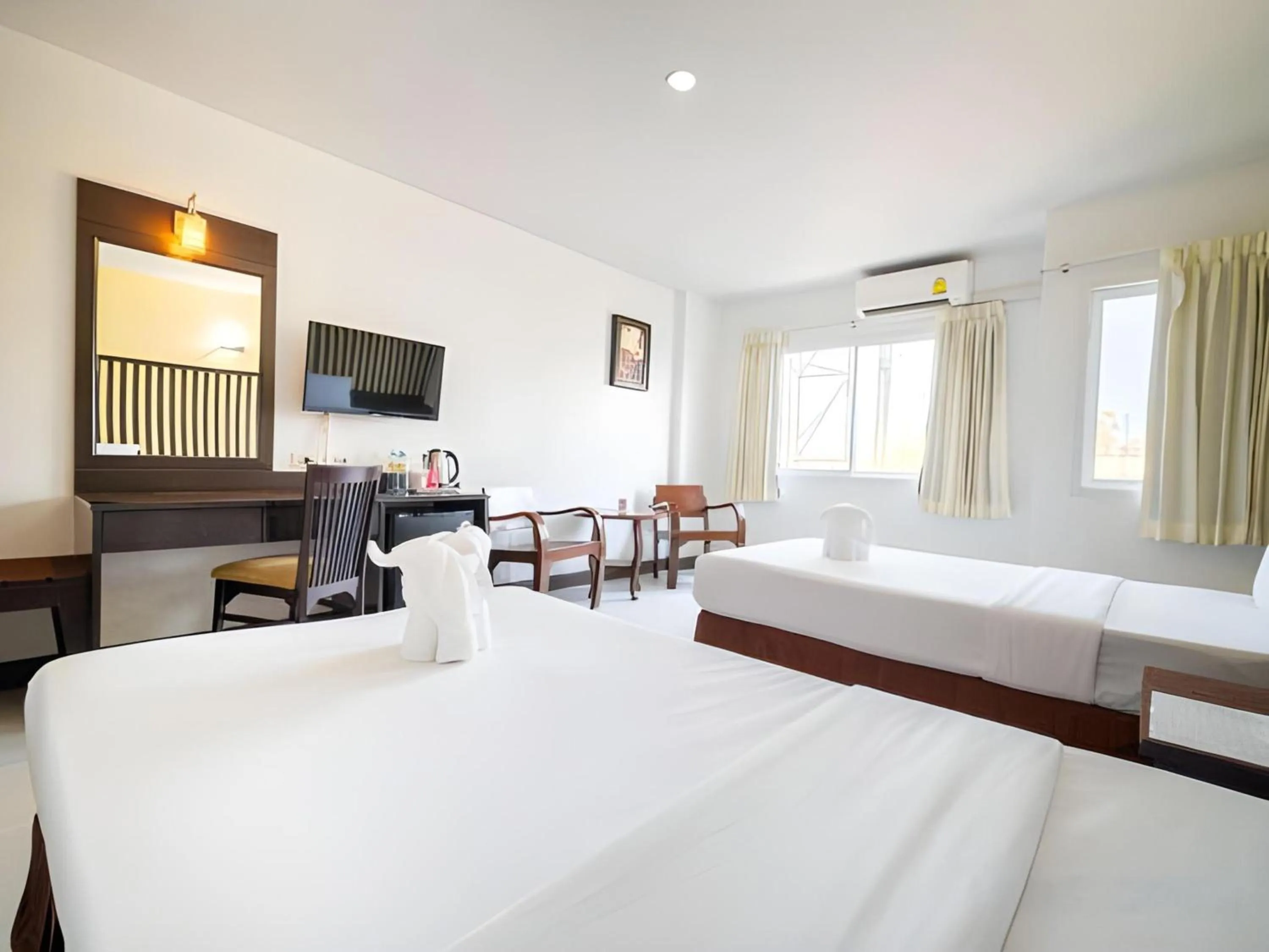 Photo of the whole room, Bed in Sunday JA Plus Hotel