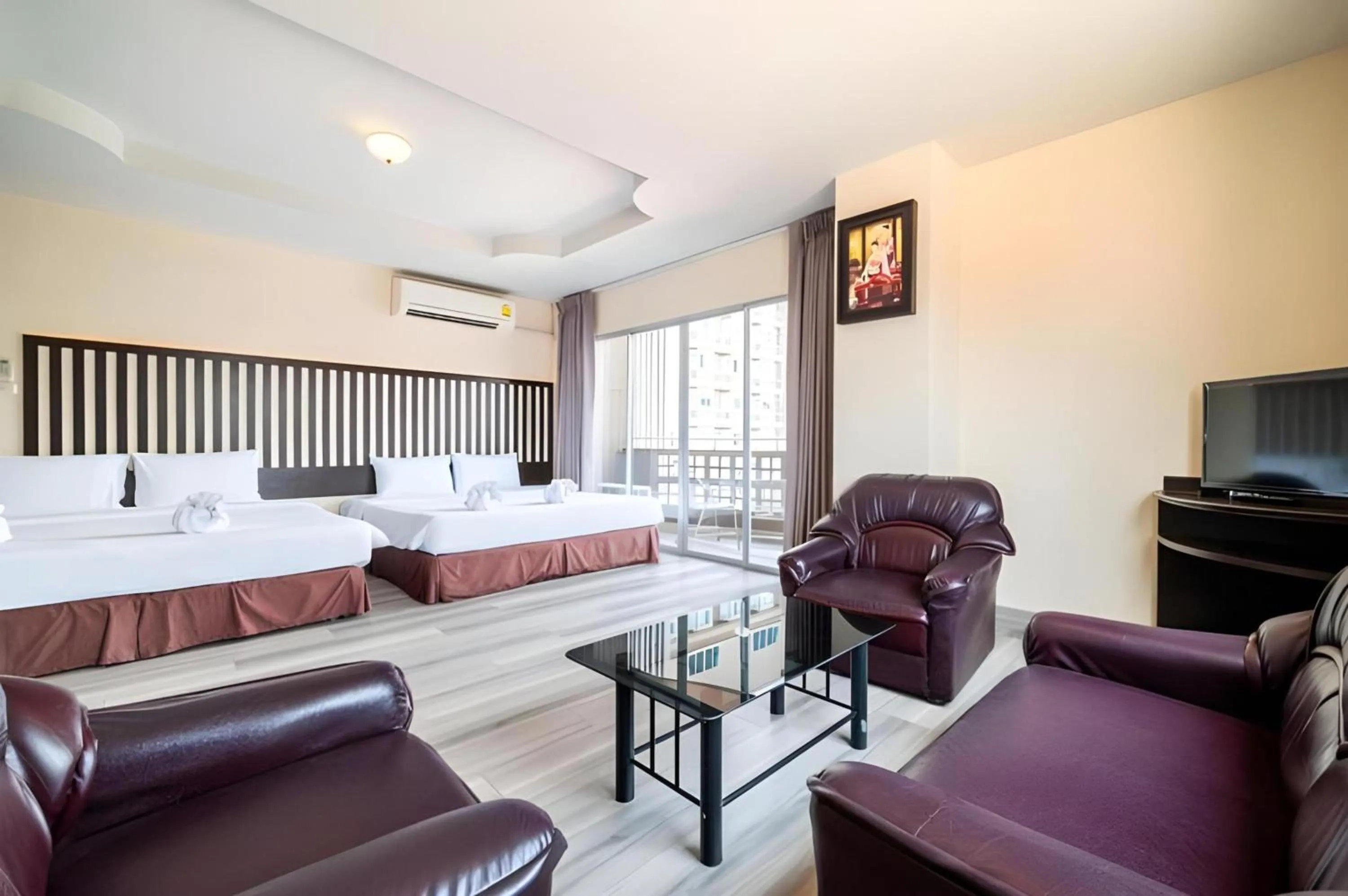 Photo of the whole room, Bed in Sunday JA Plus Hotel