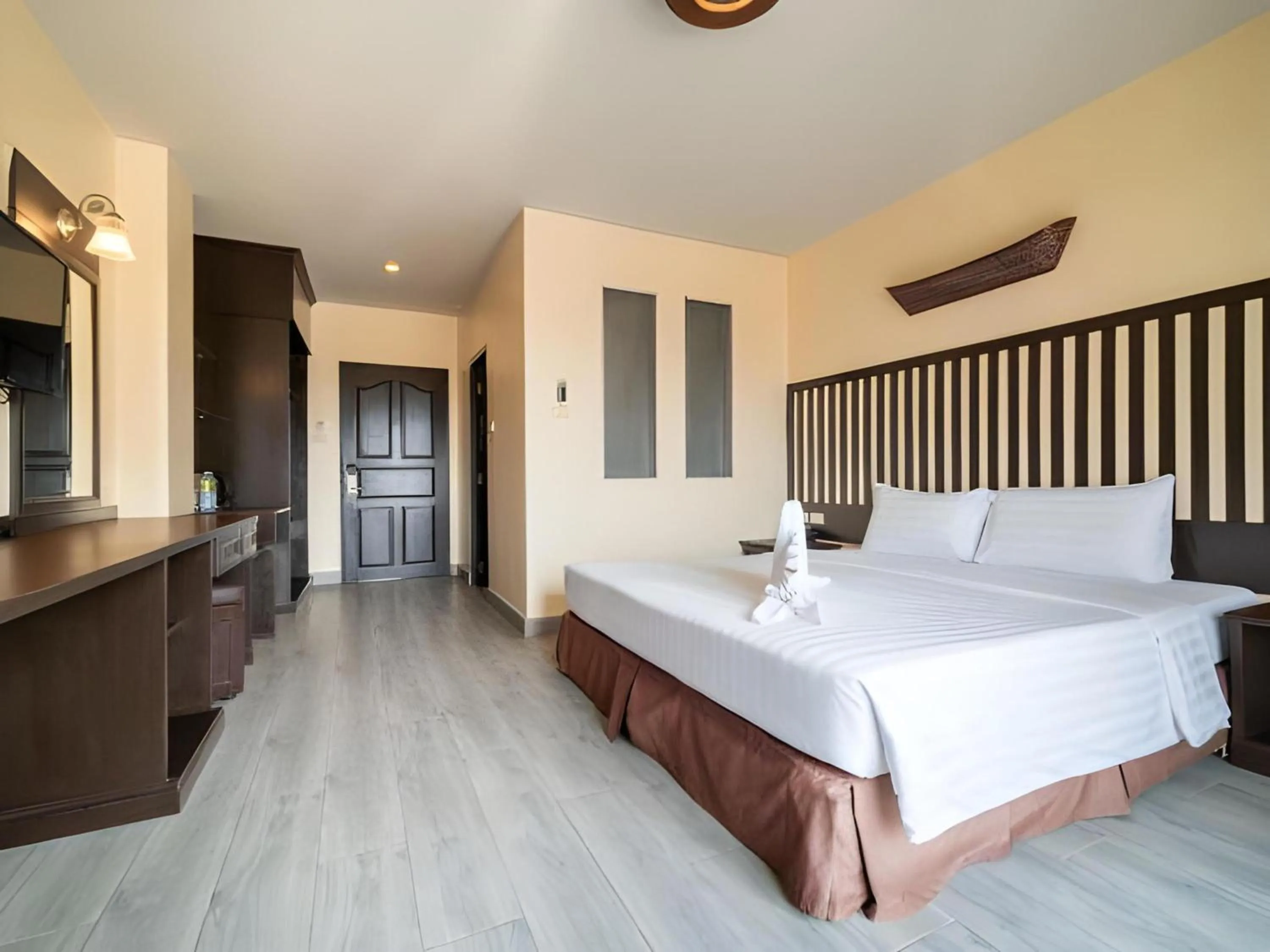 Photo of the whole room, Bed in Sunday JA Plus Hotel