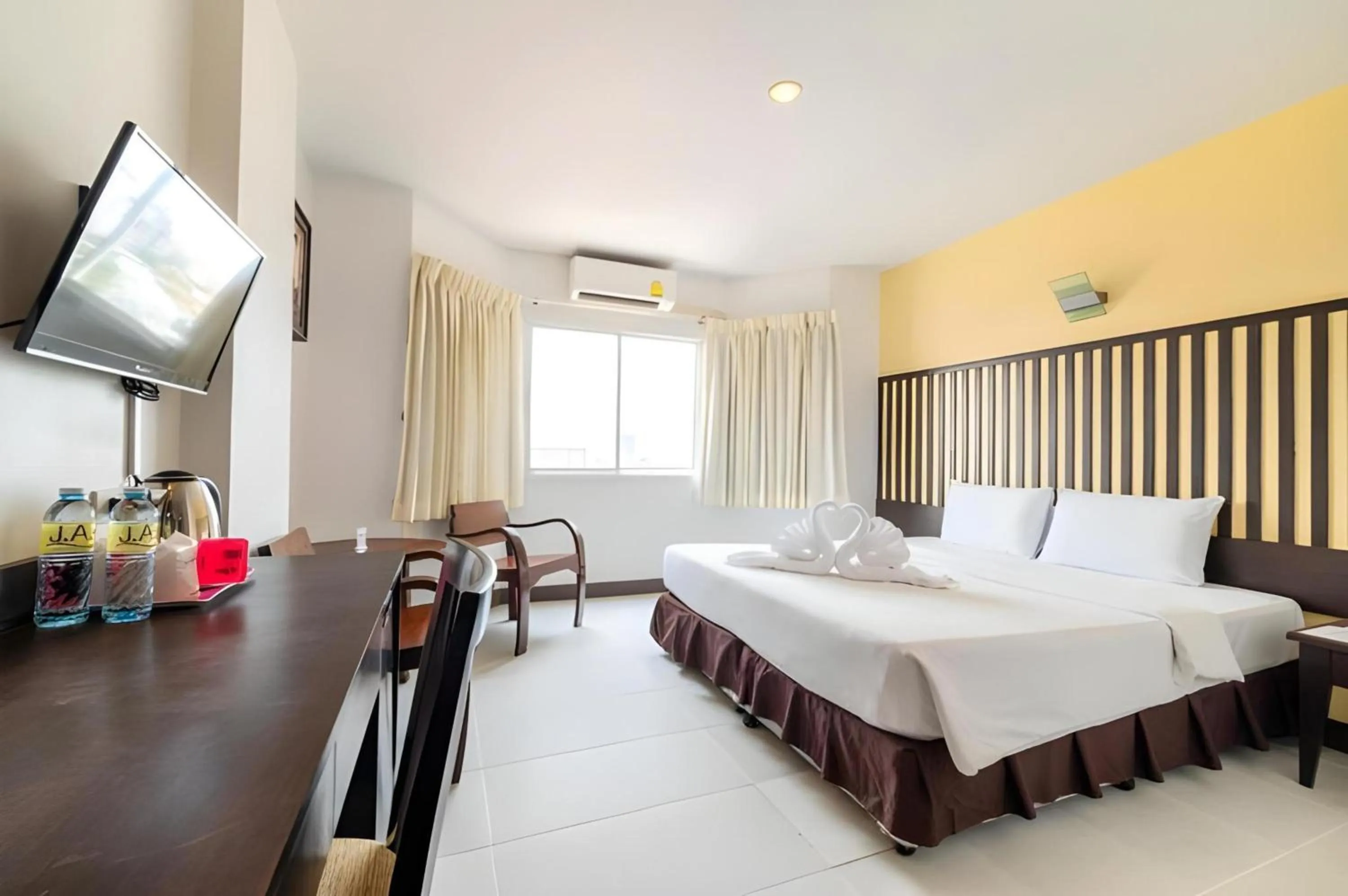 Photo of the whole room, Bed in Sunday JA Plus Hotel