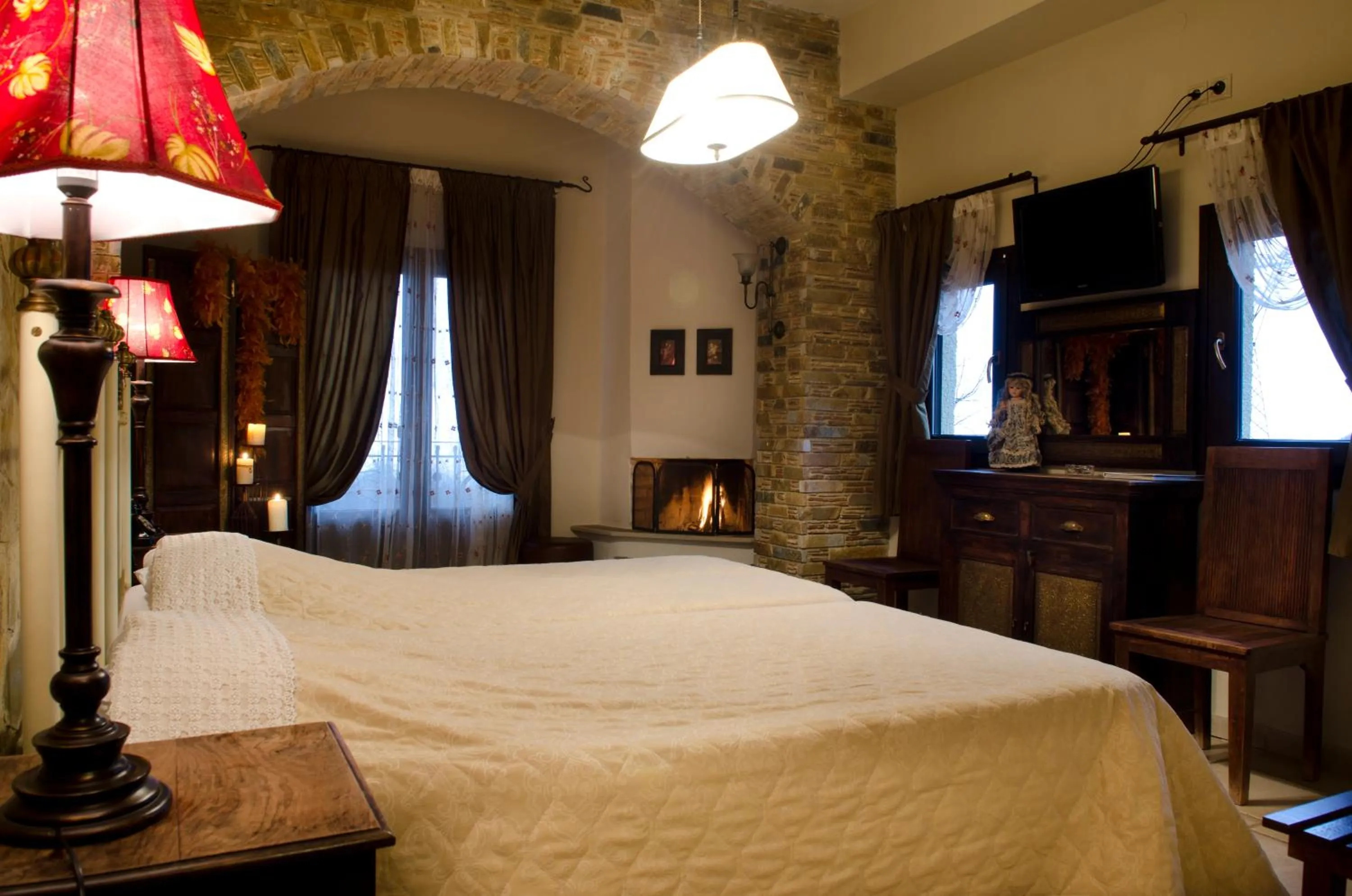 Photo of the whole room, Bed in Atrion Highland Hotel