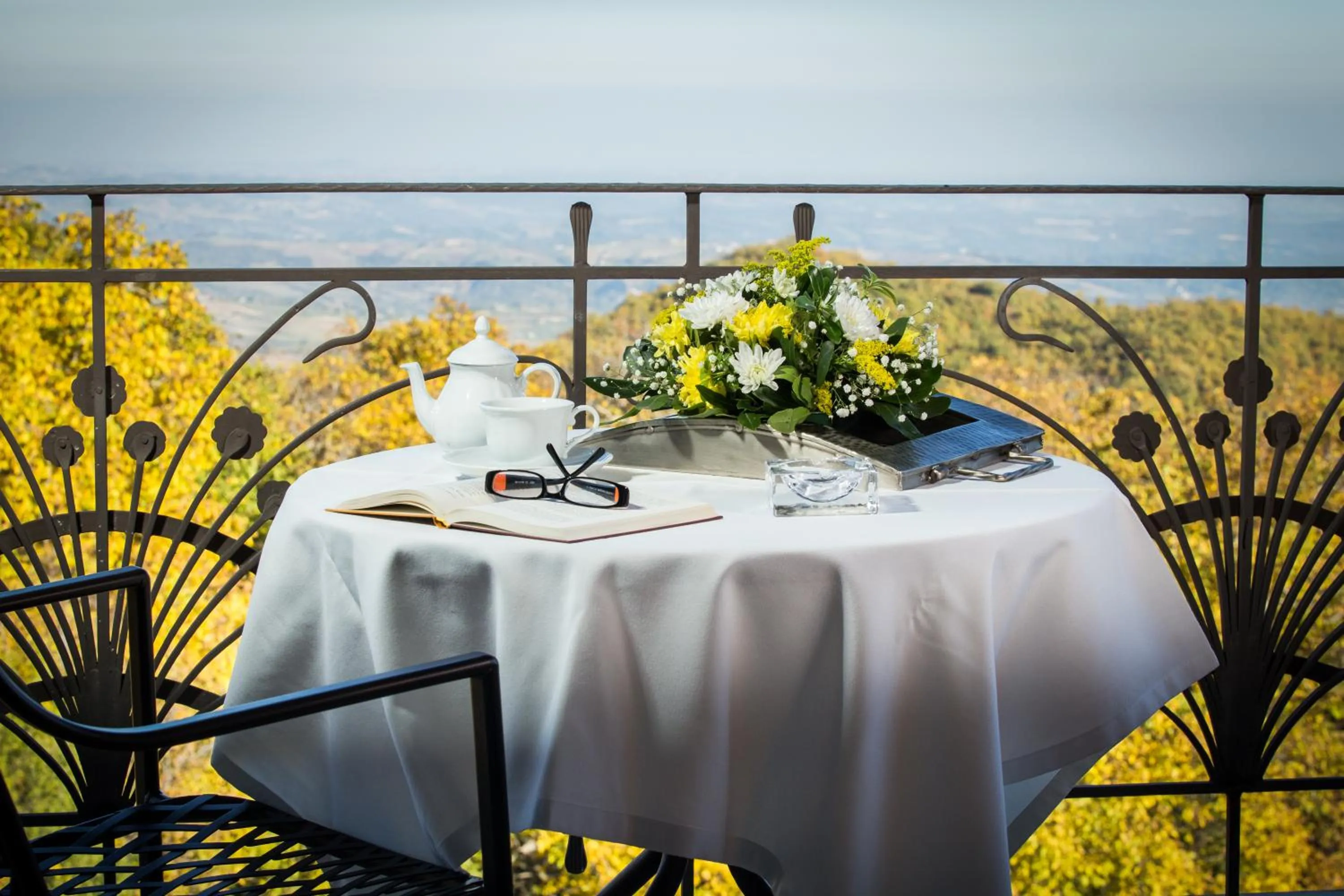 Balcony/Terrace in Atrion Highland Hotel