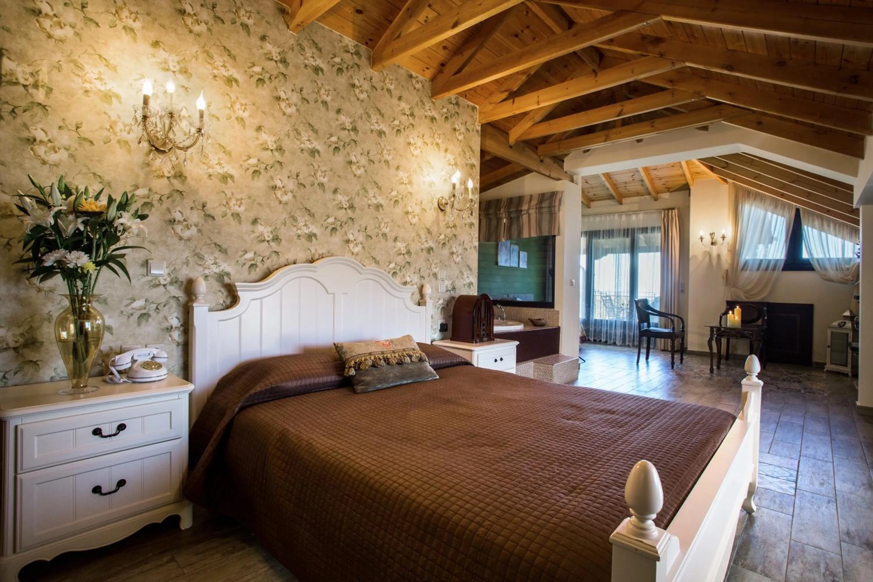 Photo of the whole room, Bed in Atrion Highland Hotel