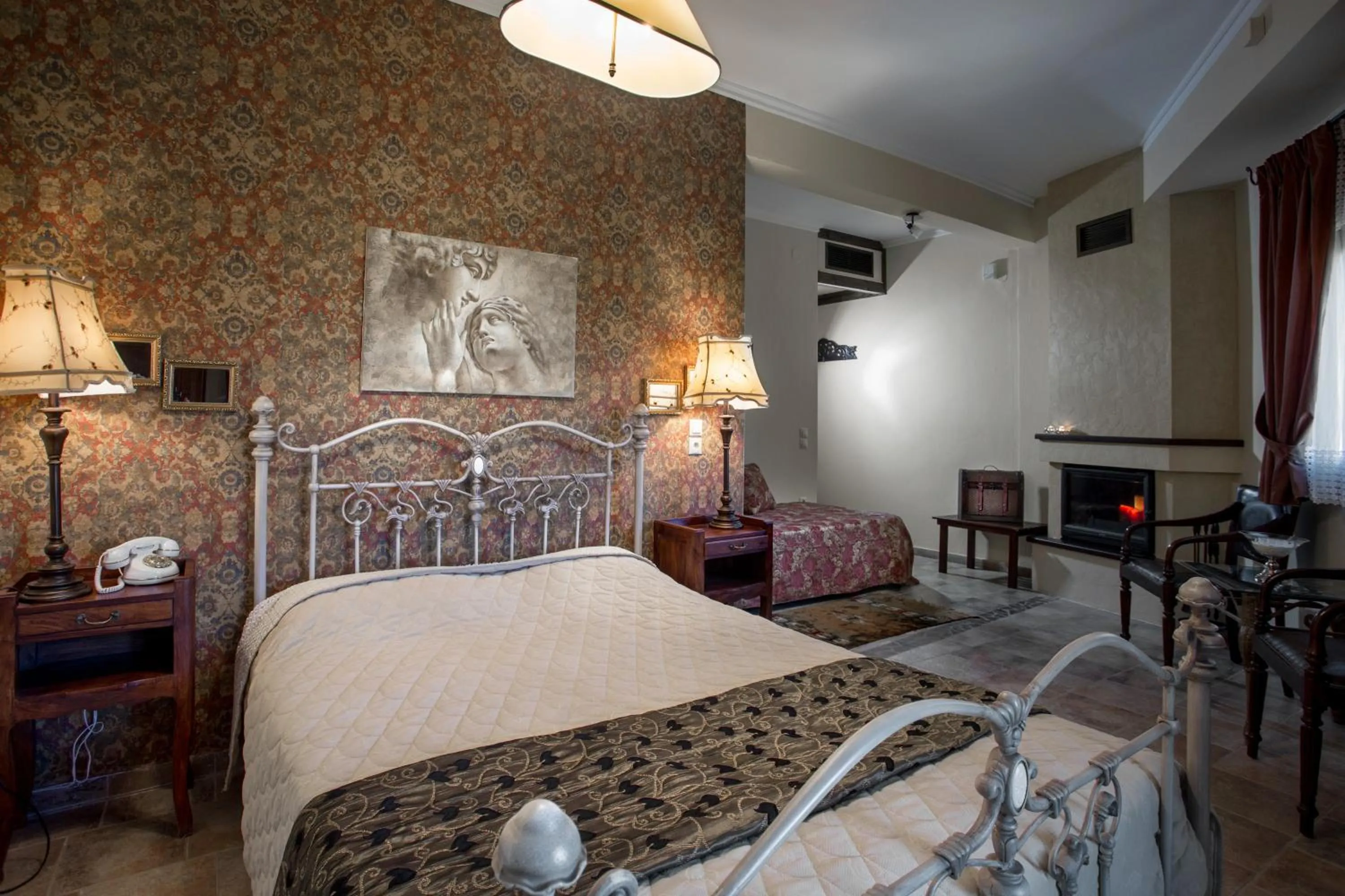 Photo of the whole room, Bed in Atrion Highland Hotel