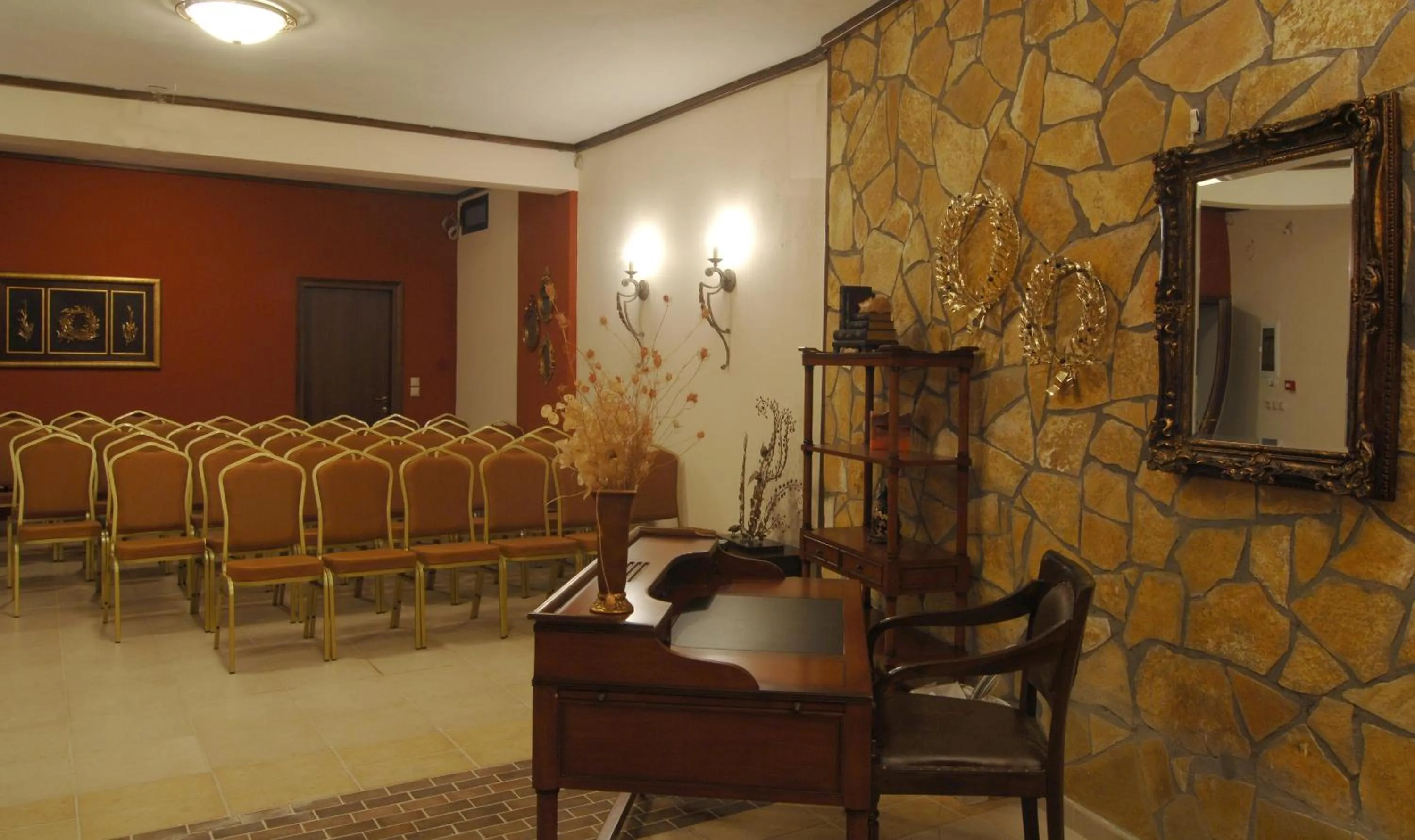 Business facilities in Atrion Highland Hotel