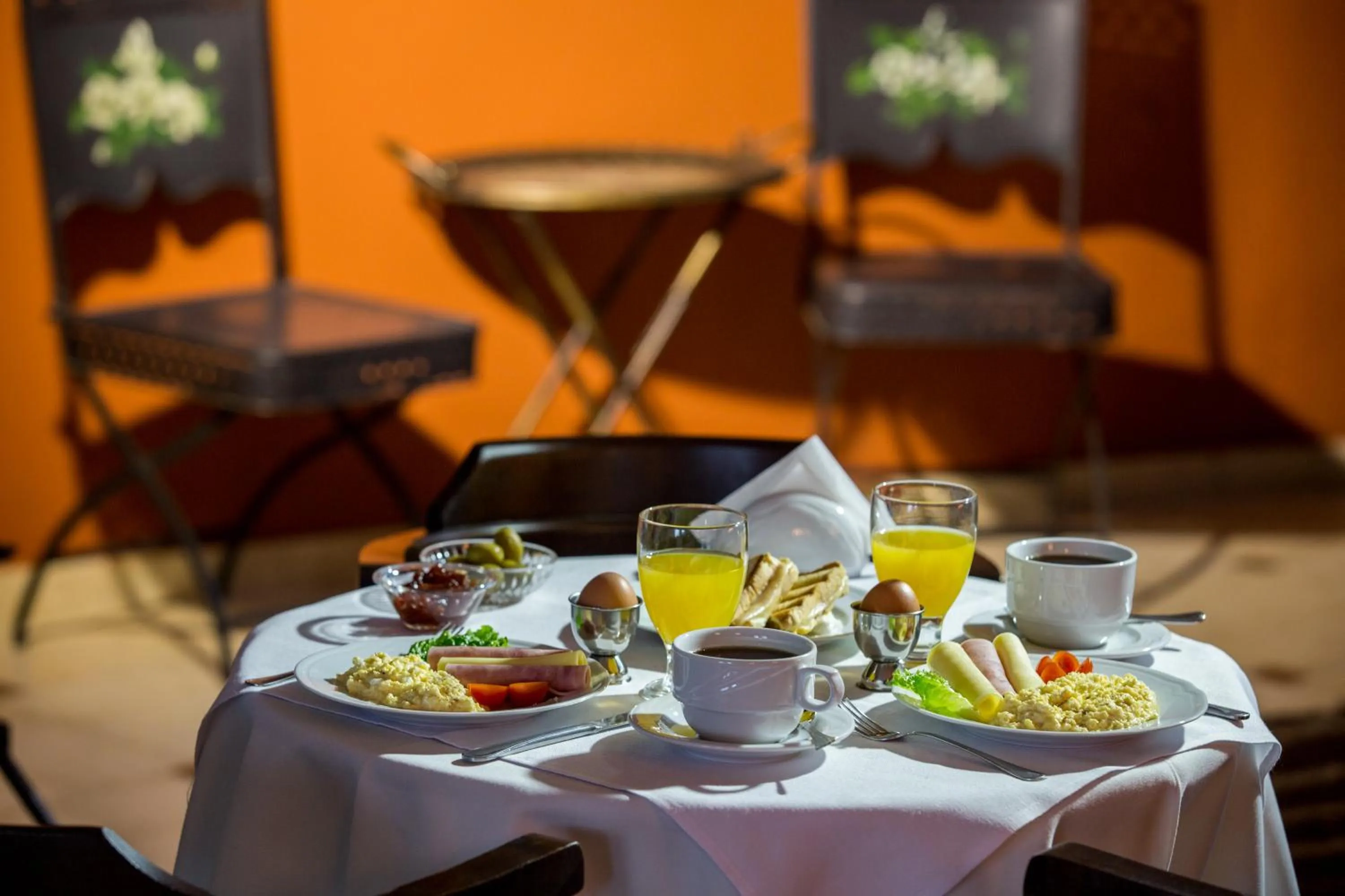 Food and drinks in Atrion Highland Hotel