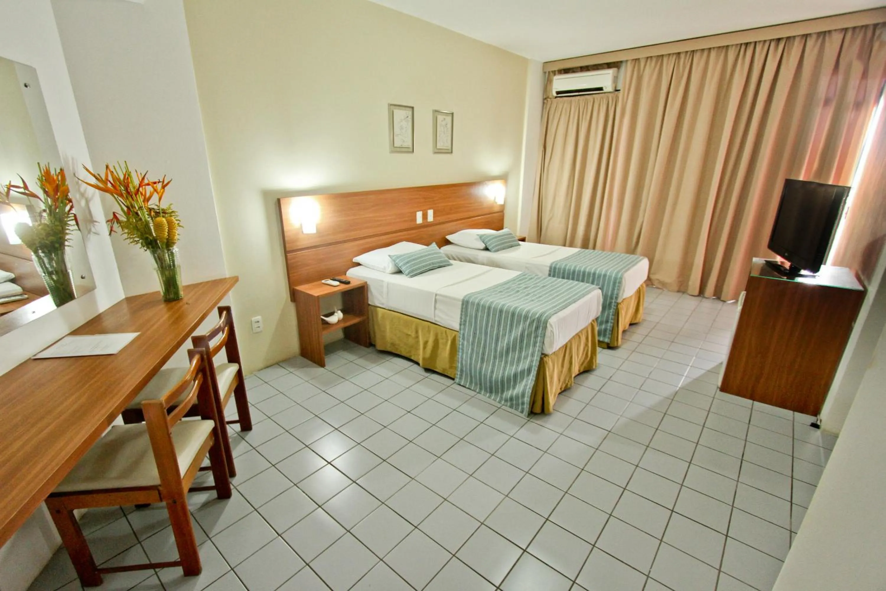 Photo of the whole room, Bed in Petrolina Palace Hotel