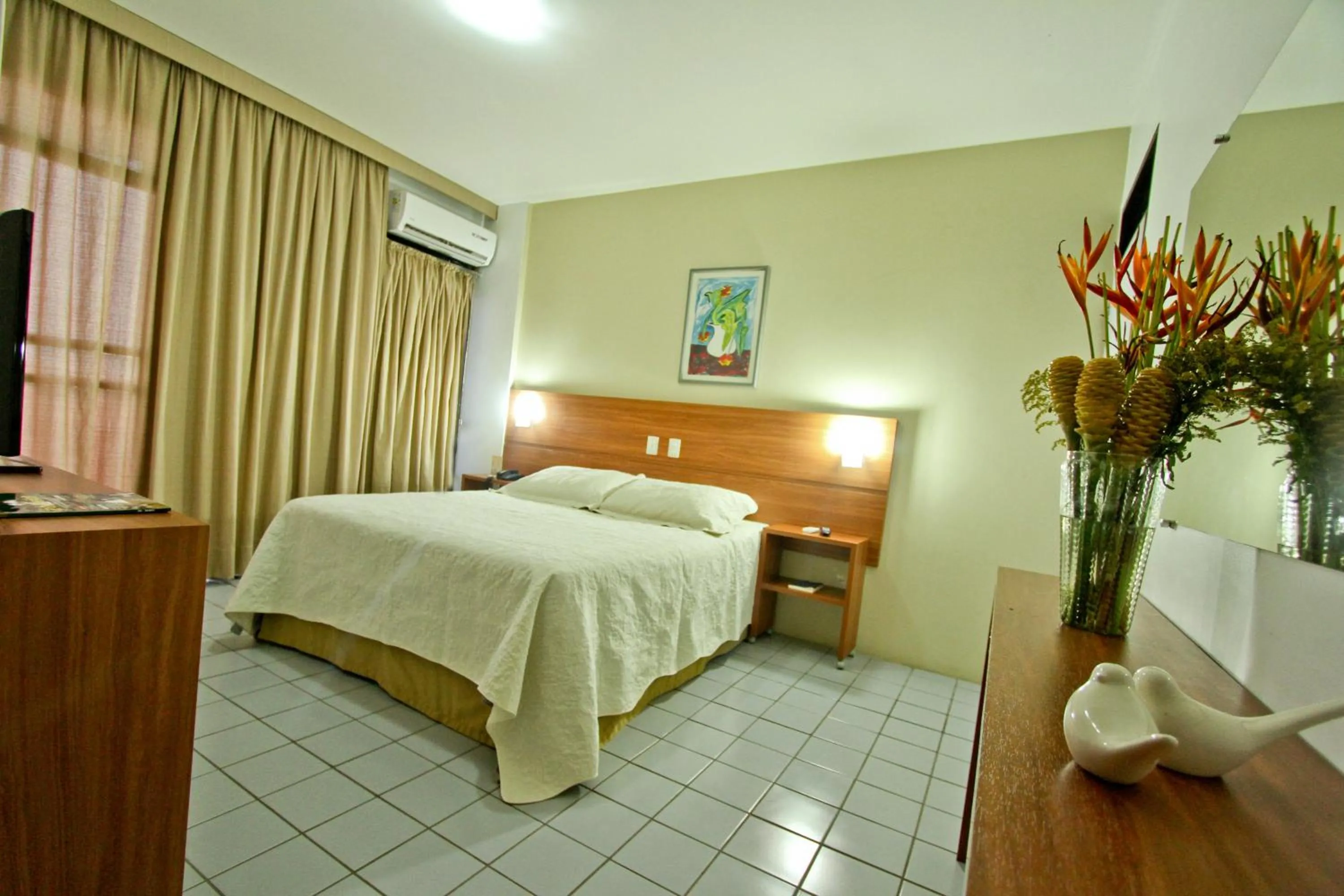 Photo of the whole room, Bed in Petrolina Palace Hotel