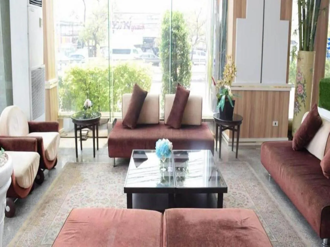 Seating area in Bay Hotel Srinakarin