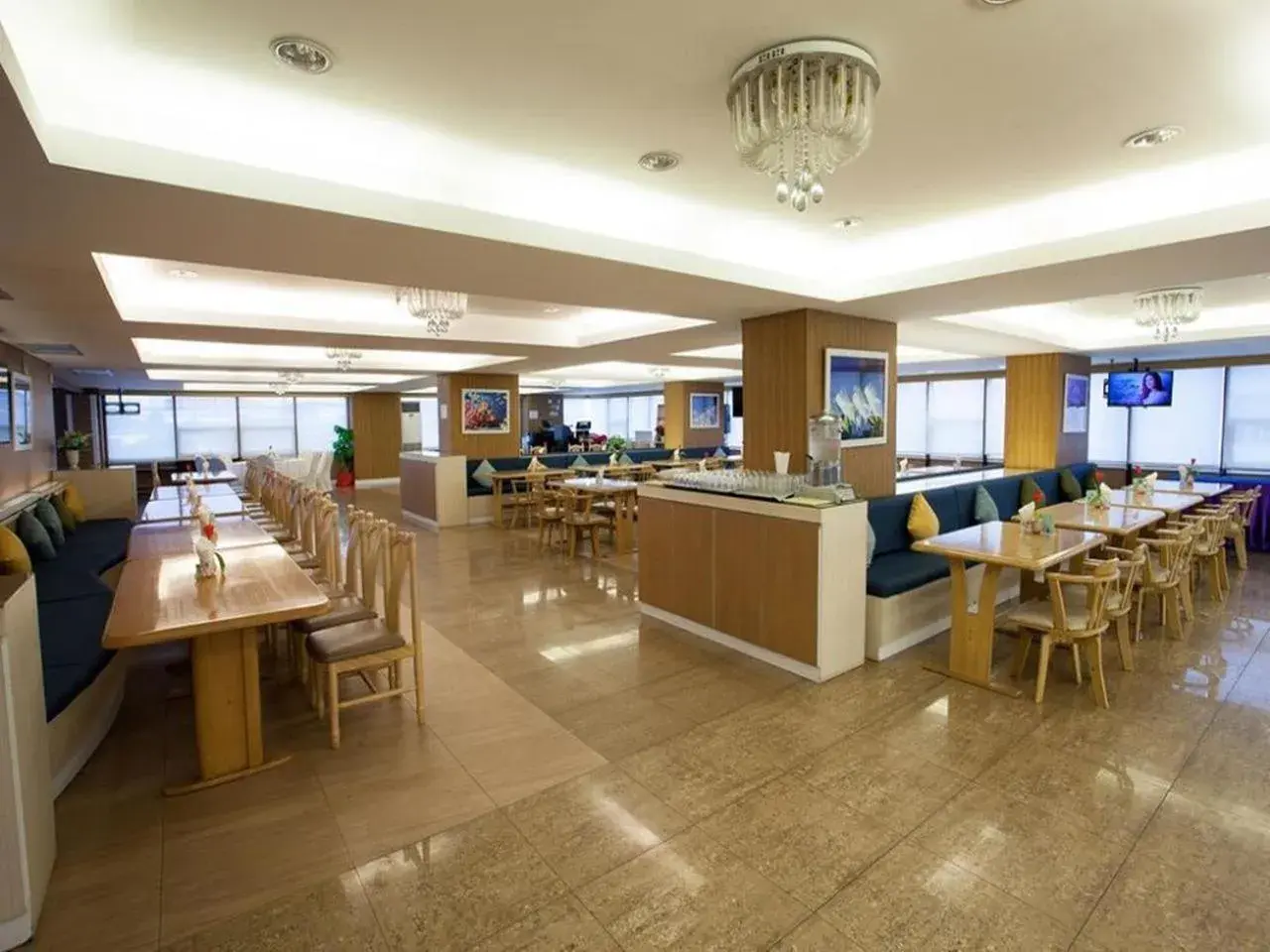 Restaurant/places to eat in Bay Hotel Srinakarin Restaurant/places to eat in Bay Hotel Srinakarin