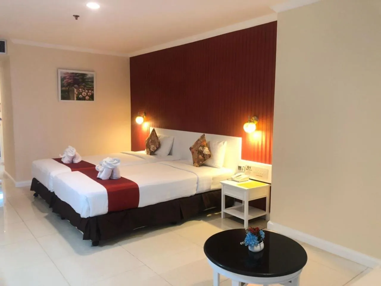 Bed in Bay Hotel Srinakarin