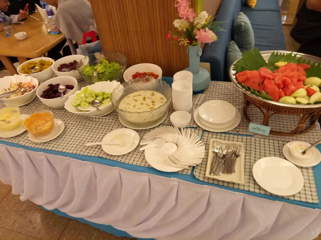 Food in Bay Hotel Srinakarin