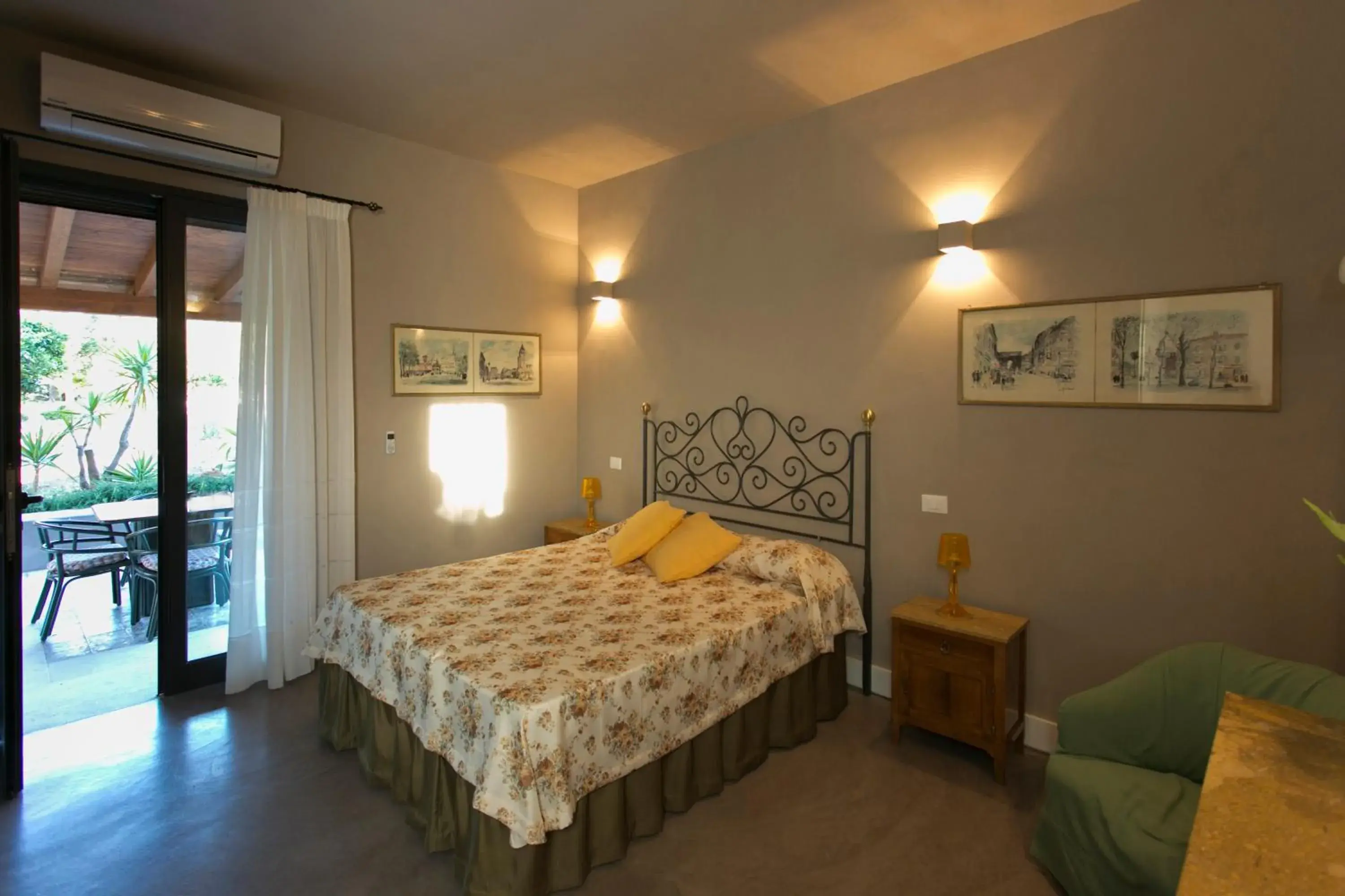 Double Room - single occupancy in Baglio Sant'Andrea Double Room - single occupancy in Baglio Sant'Andrea