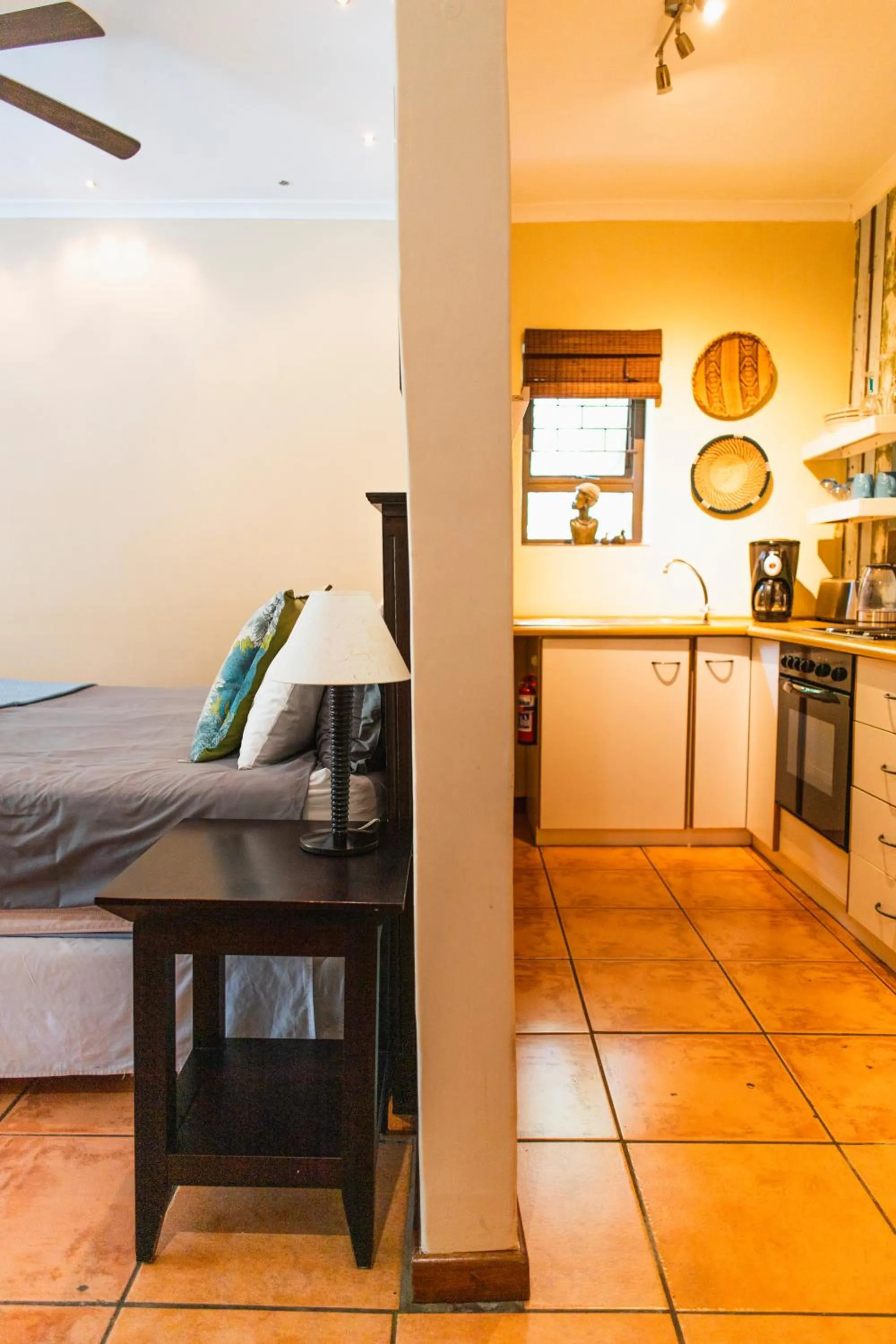 Kitchen or kitchenette in Khashamongo B & B