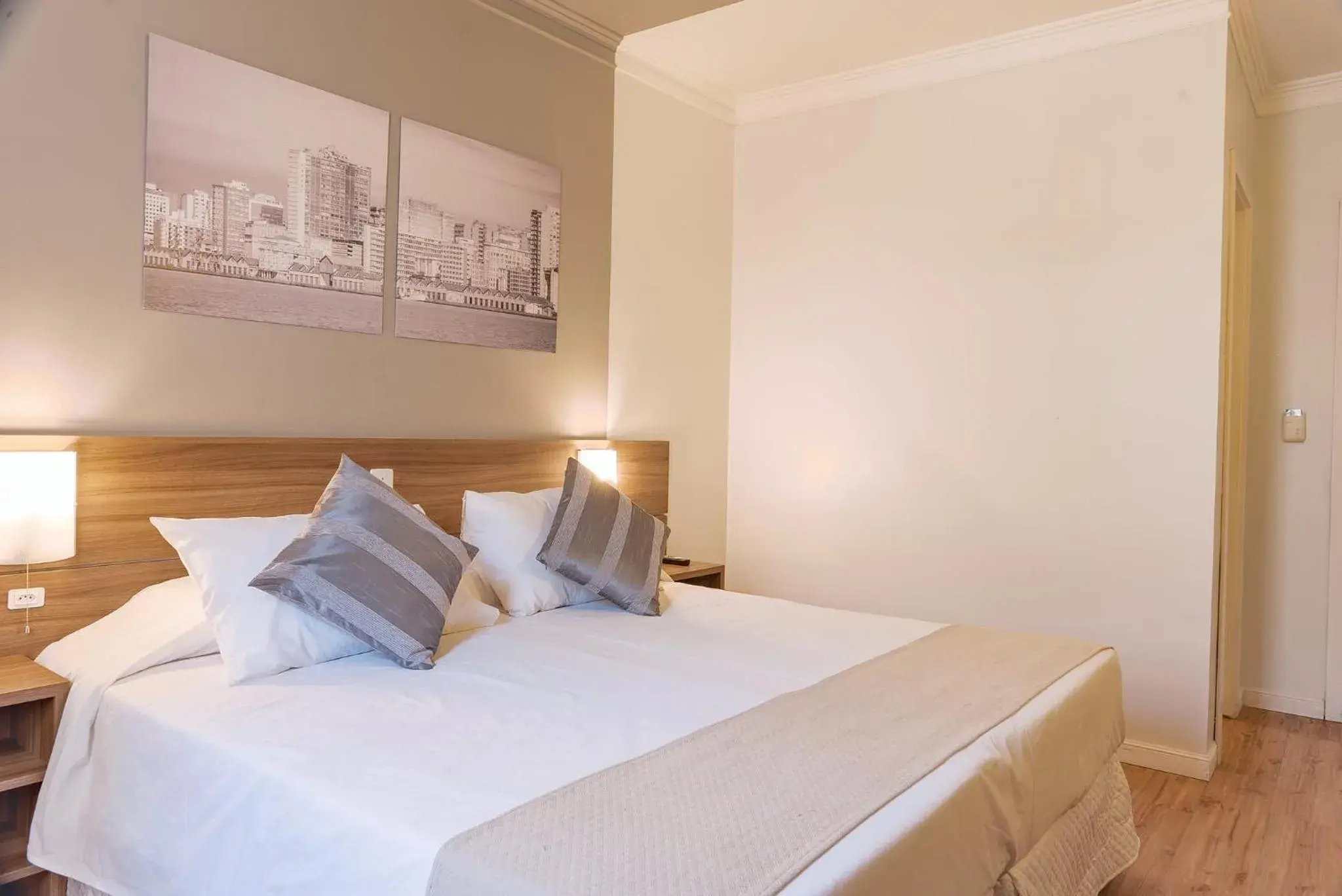 Superior Double Room in Açores Premium- 5 Minutos do Moinhos de Vento Superior Double Room in Açores Premium- 5 Minutos do Moinhos de Vento